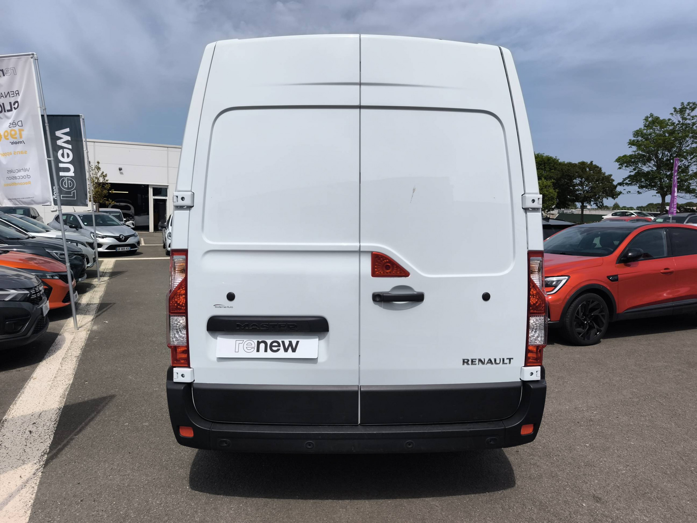Vente en ligne Renault Master Fourgon MASTER FGN TRAC F3500 L2H2 BLUE DCI 135 au prix de 24 990 €