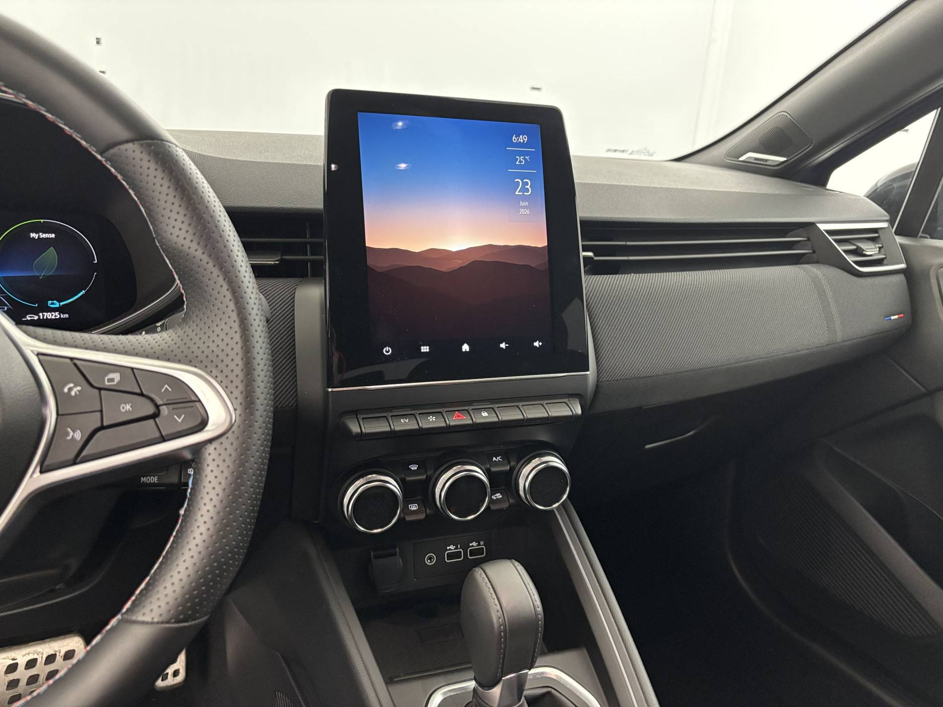 Vente en ligne Renault Clio 5 Clio E-Tech full hybrid 145 au prix de 22 490 €