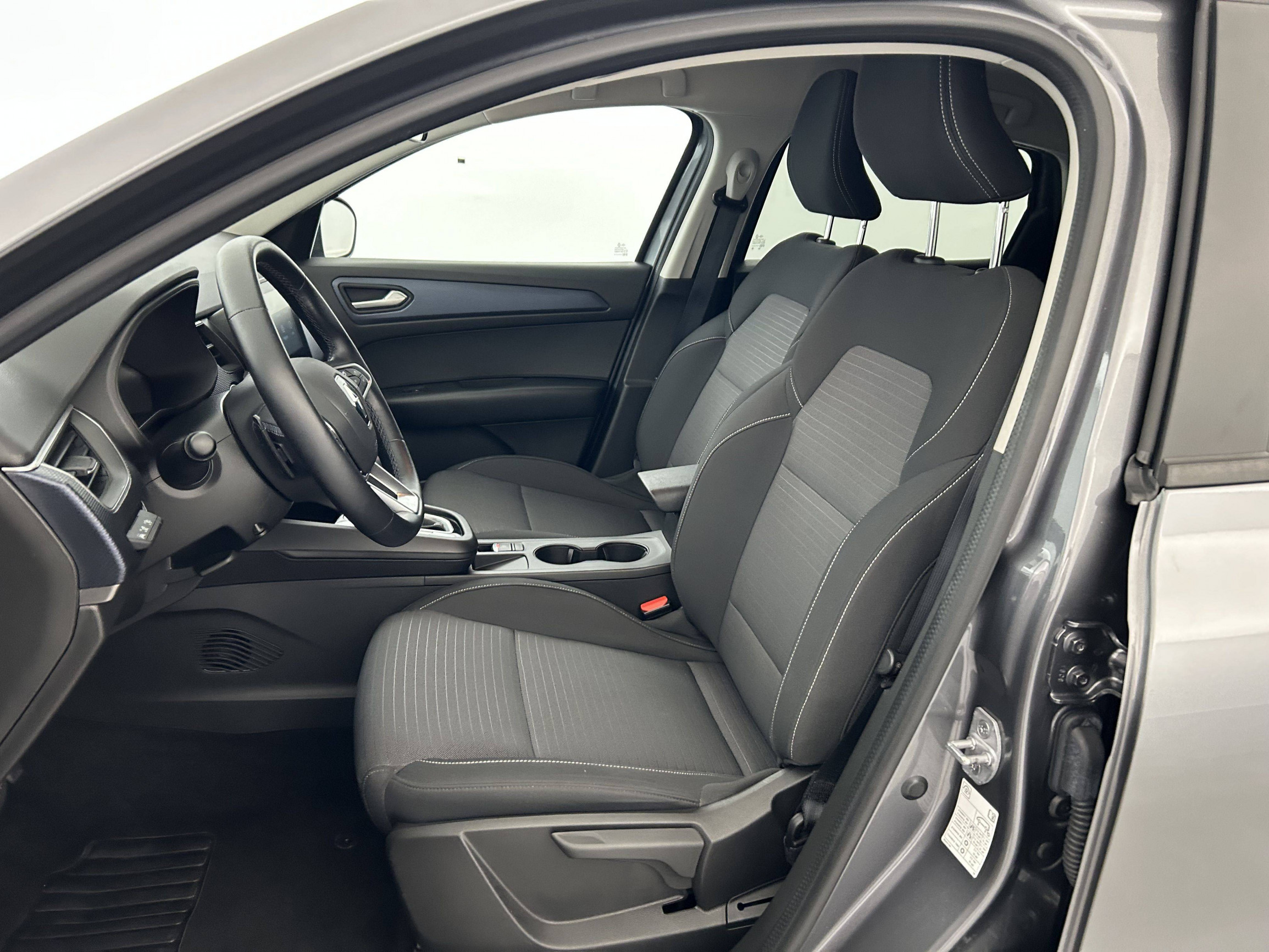 Vente en ligne Renault Arkana  mild hybrid 140 EDC FAP - 22 au prix de 21 500 €