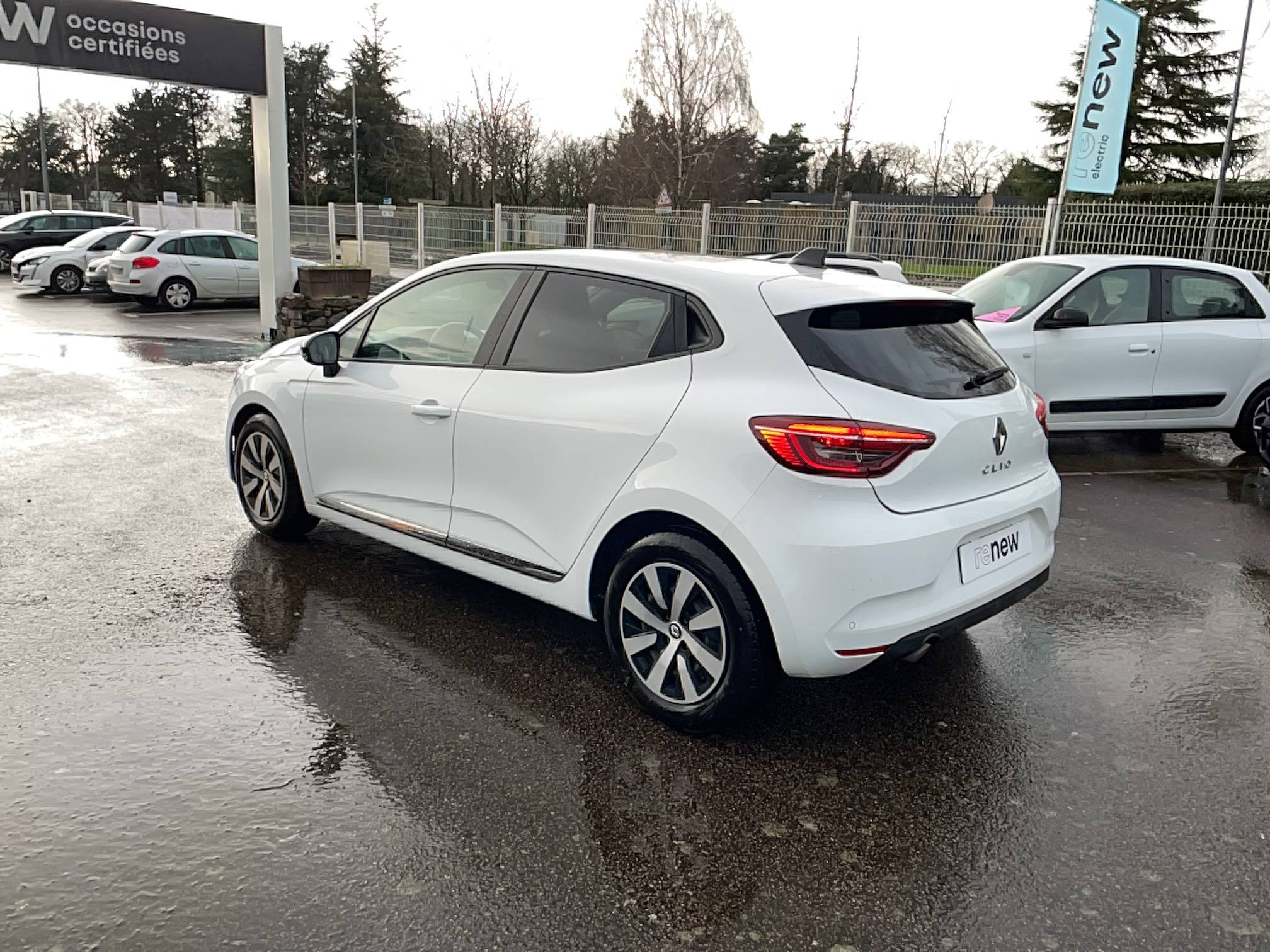 Vente en ligne Renault Clio 5 Clio TCe 90 au prix de 14 990 €