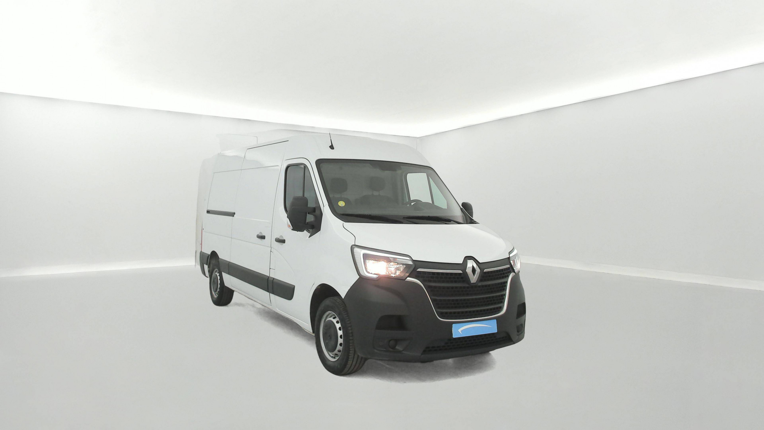 Vente en ligne Renault Master Fourgon MASTER FGN TRAC F3500 L2H2 BLUE DCI 135 au prix de 22 590 €