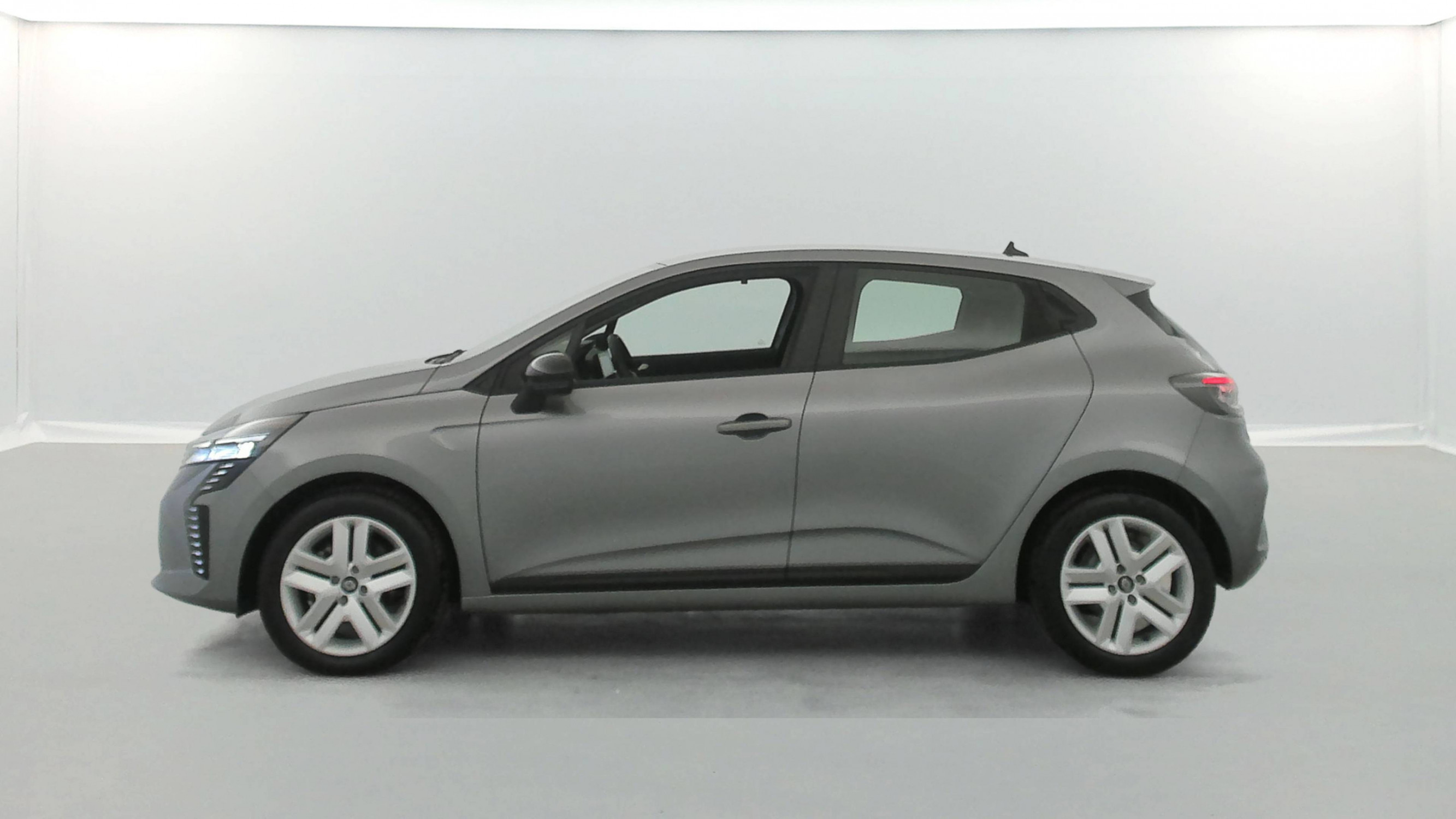 Vente en ligne Renault Clio 5 Clio Blue dCi 100 ch GSR2 au prix de 18 390 €