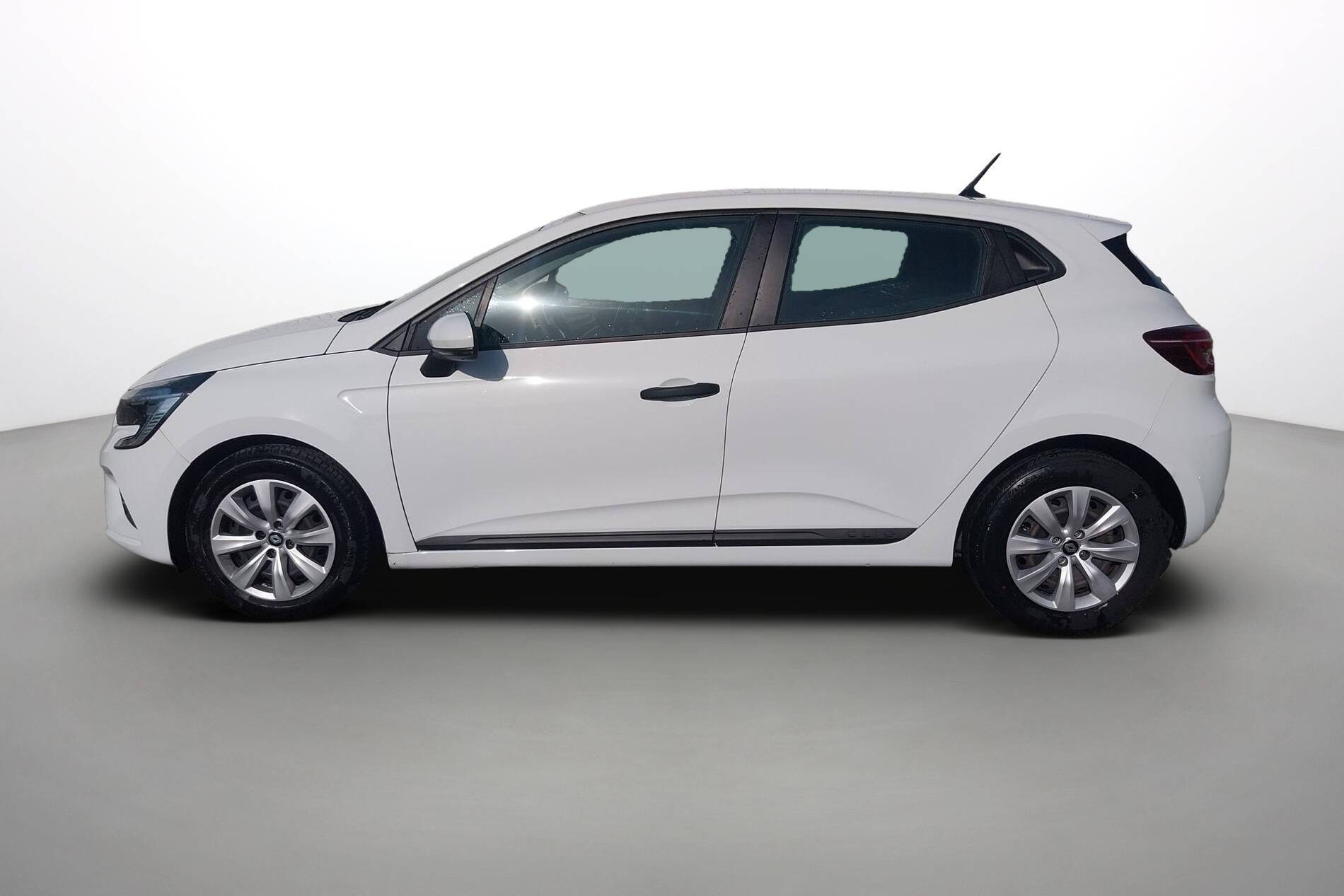 Vente en ligne Renault Clio 5 CLIO SOCIETE BLUE DCI 100 - 21N au prix de 10 990 €