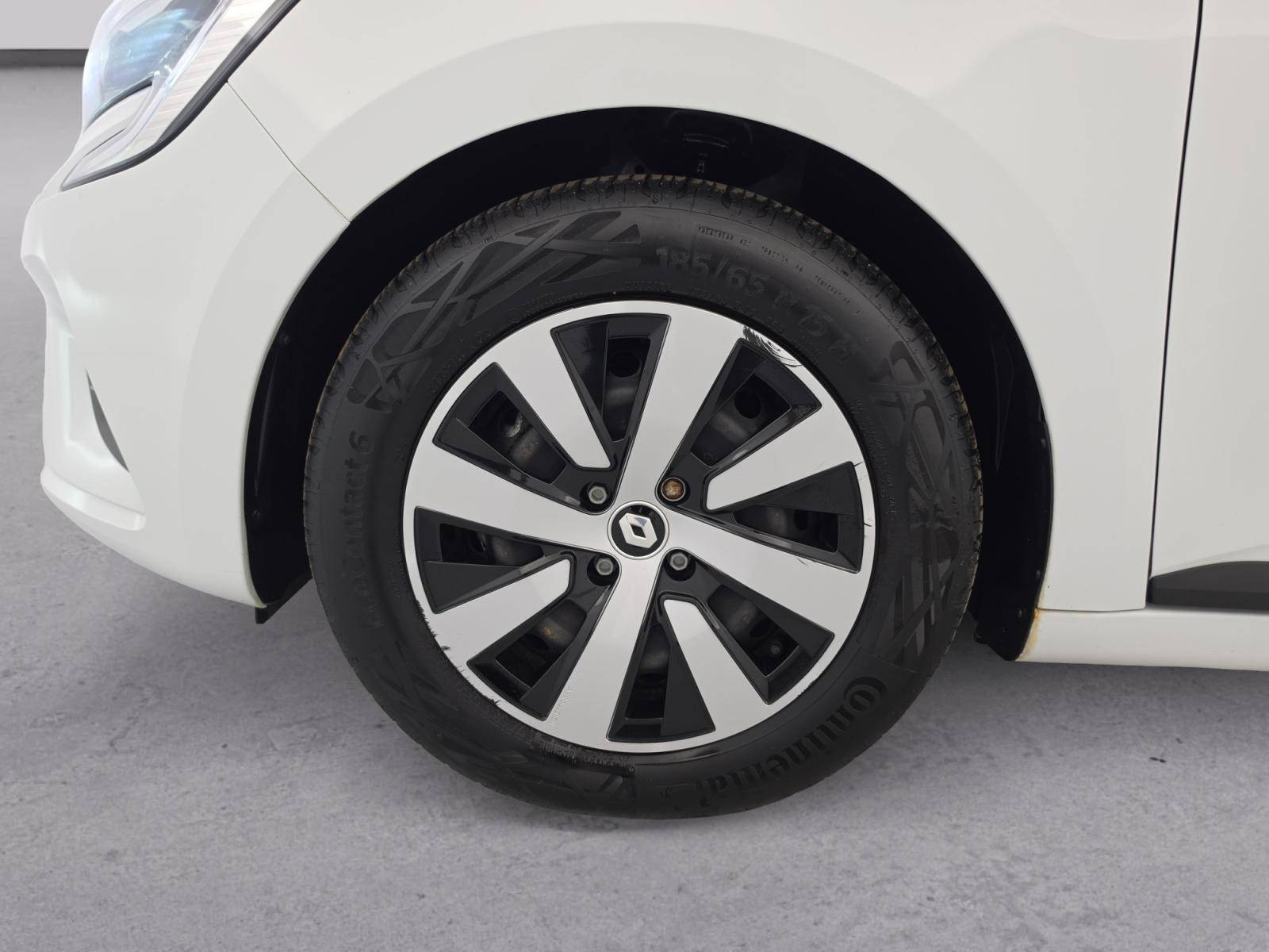 Vente en ligne Renault Clio 5 Clio E-Tech full hybrid 145 au prix de 17 350 €