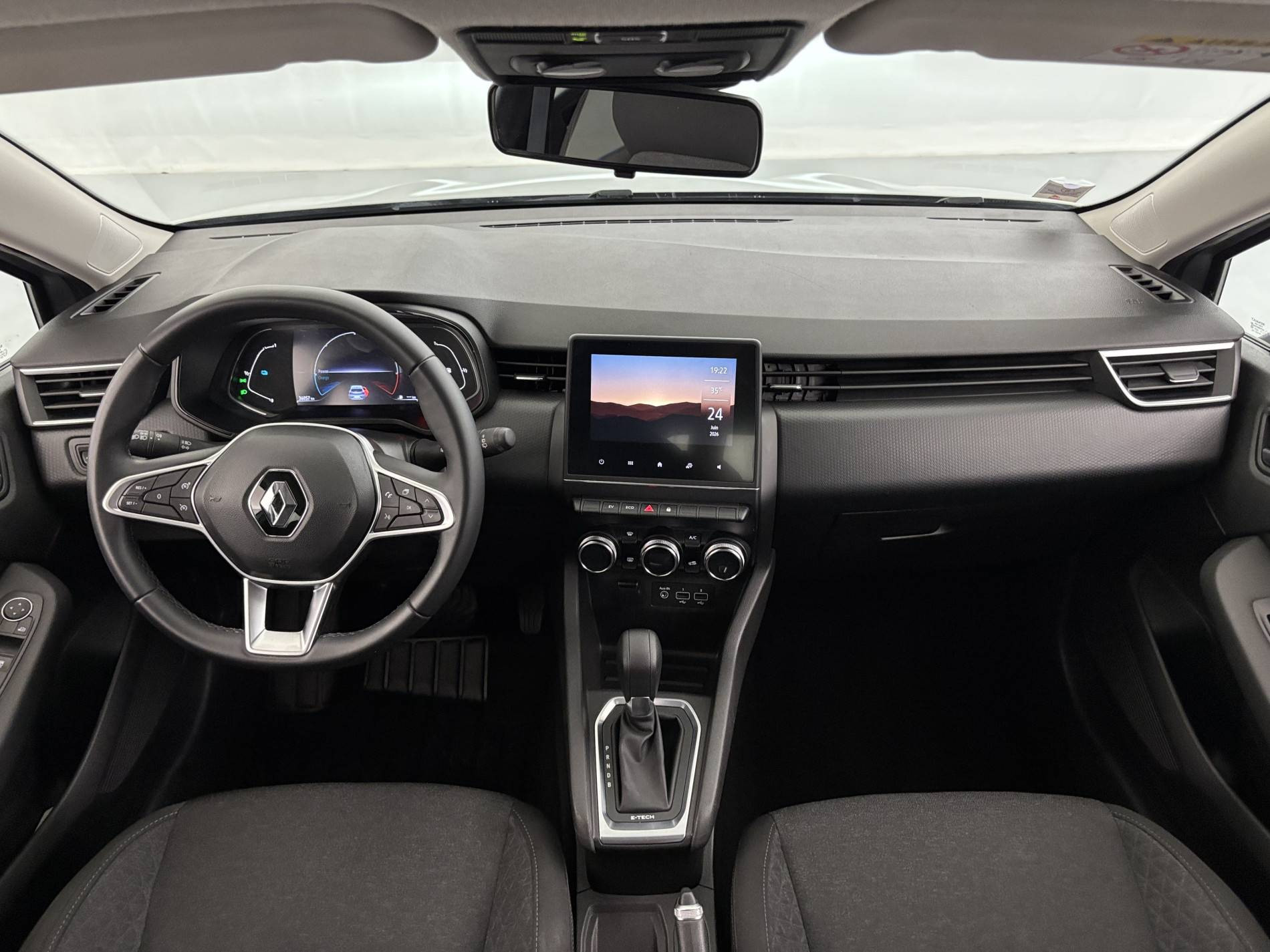 Vente en ligne Renault Clio 5 Clio E-Tech 140 - 21N au prix de 15 990 €