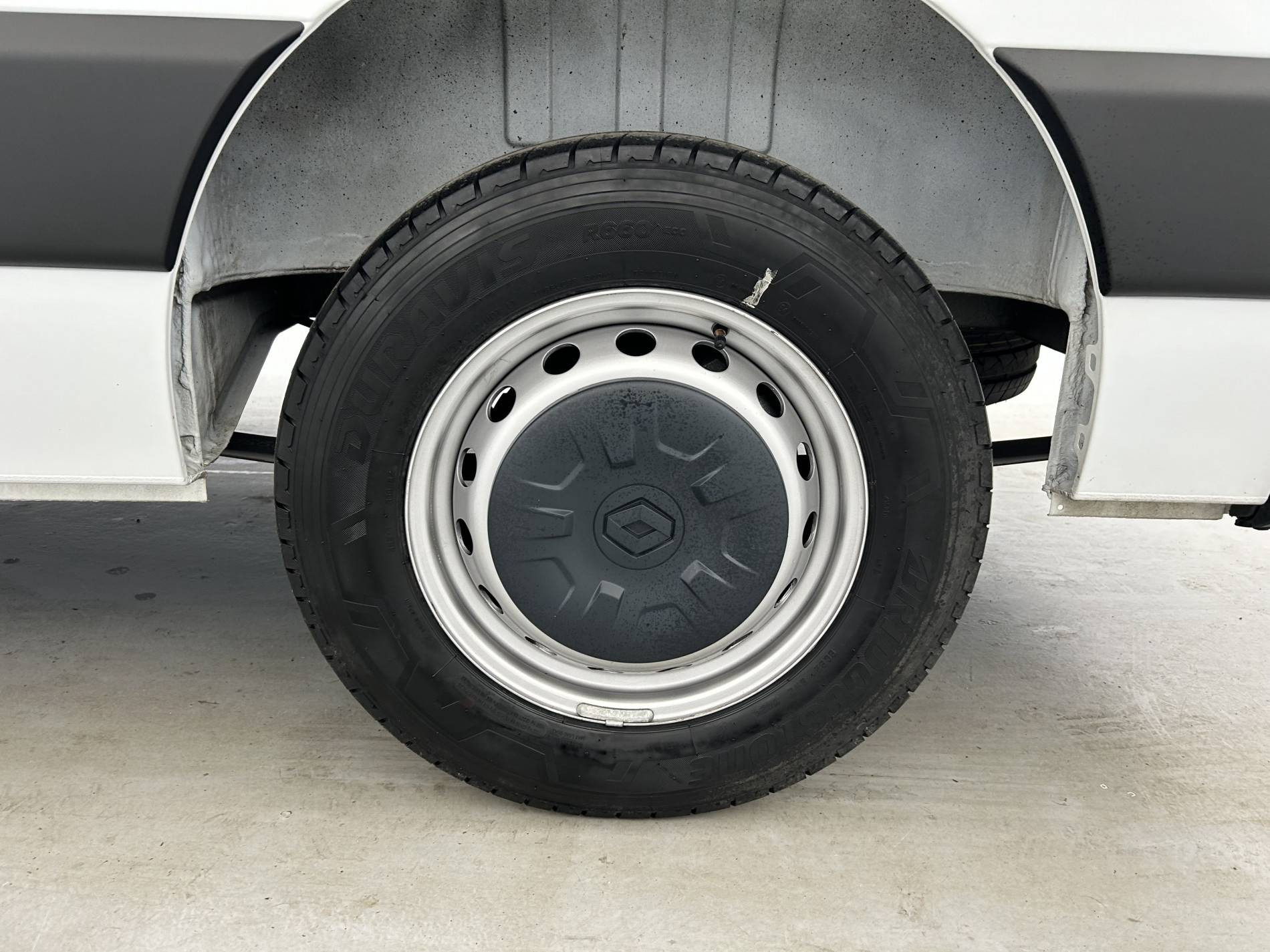 Vente en ligne Renault Master Fourgon MASTER FGN TRAC F3500 L2H2 BLUE DCI 135 au prix de 22 990 €