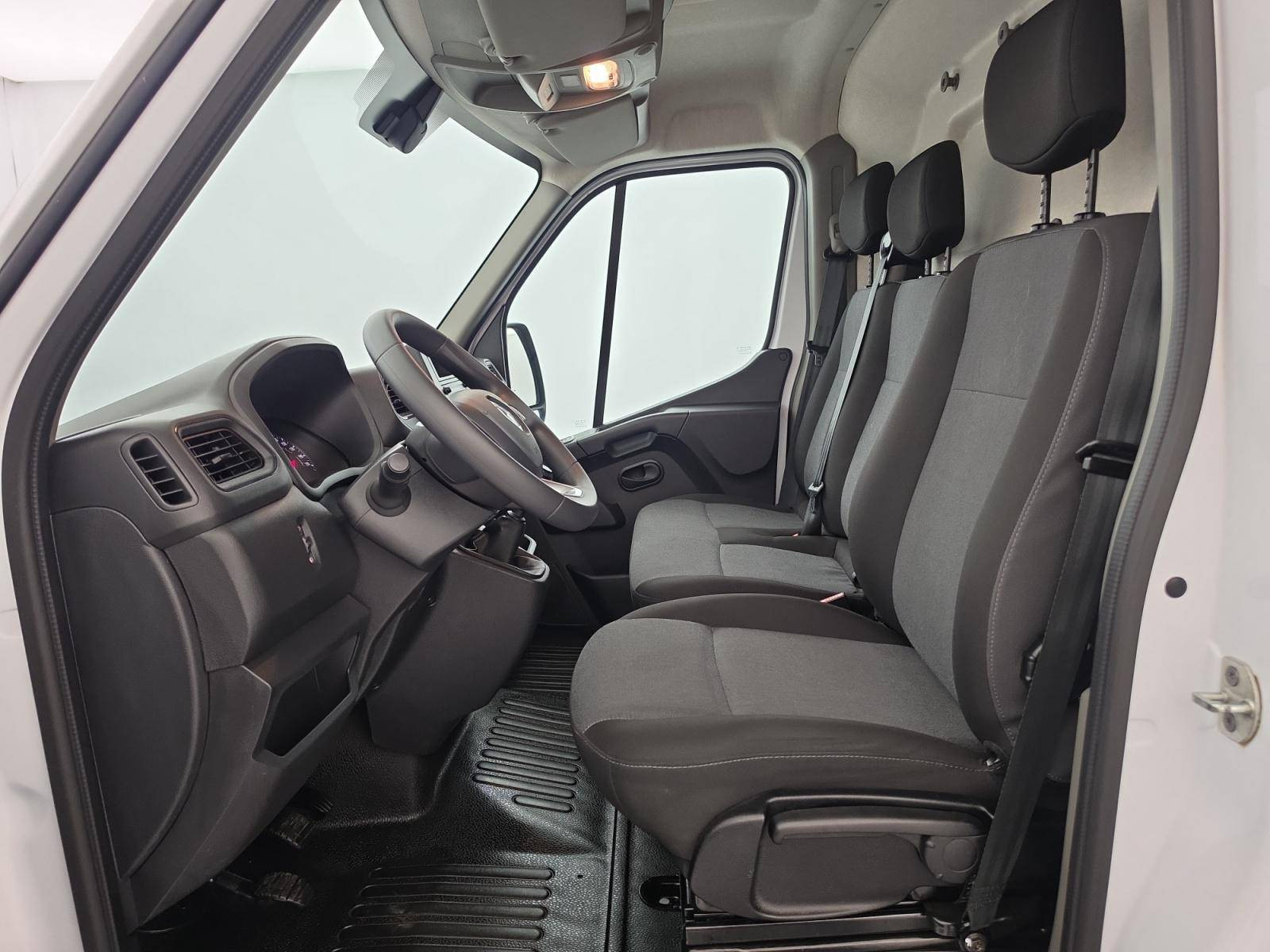 Vente en ligne Renault Master Fourgon MASTER FGN TRAC F3500 L2H2 BLUE DCI 135 au prix de 25 990 €