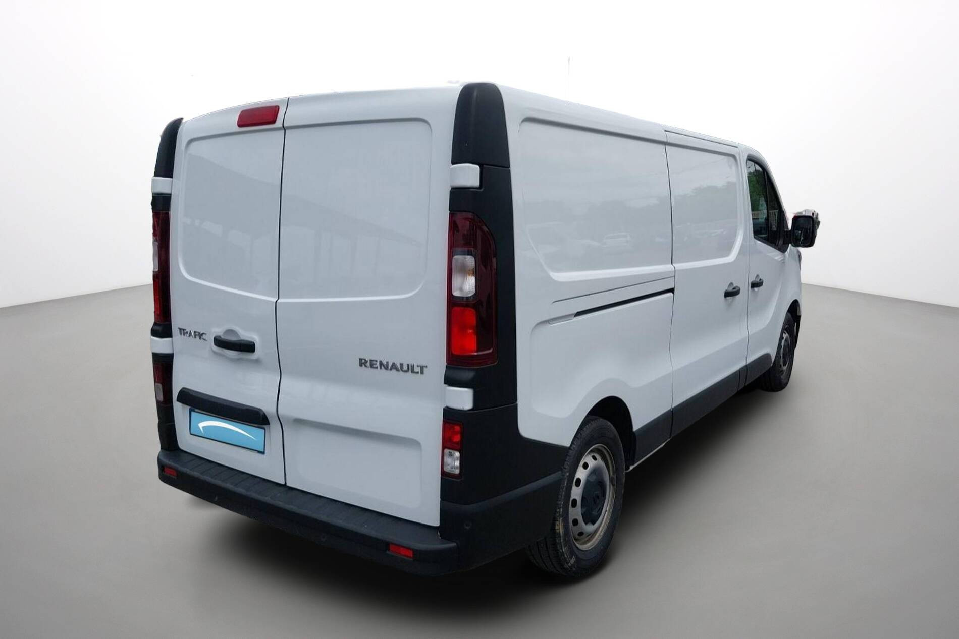 Vente en ligne Renault Trafic 3 Fourgon TRAFIC FGN L2H1 3000 KG BLUE DCI 130 au prix de 20 490 €