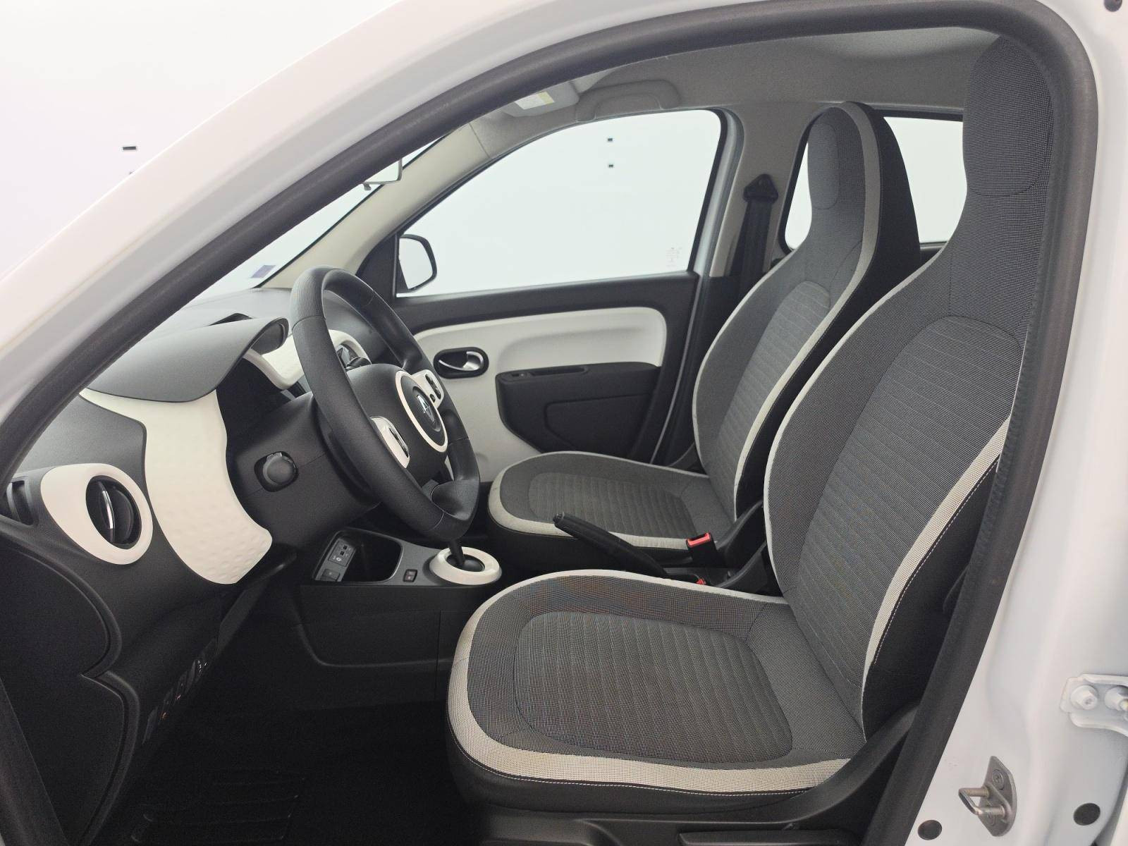Vente en ligne Renault Twingo Electrique Twingo III E-Tech au prix de 10 880 €