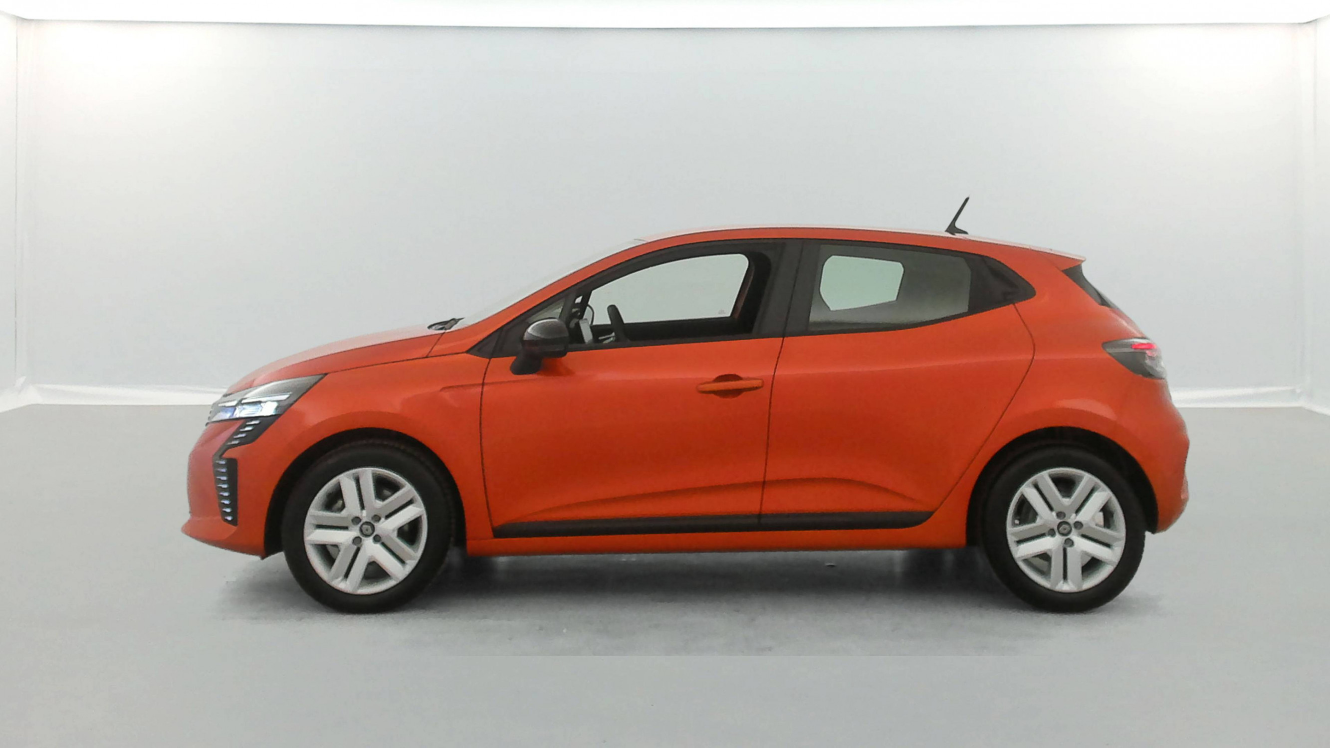 Vente en ligne Renault Clio 5 Clio Blue dCi 100 ch GSR2 au prix de 16 990 €