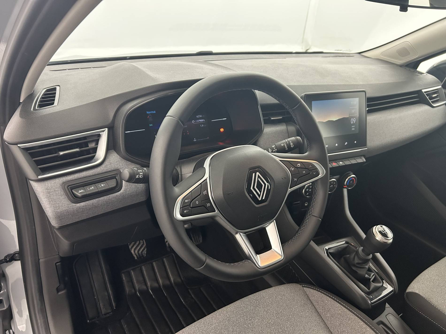 Vente en ligne Renault Clio 5 Clio TCe 90 au prix de 15 990 €