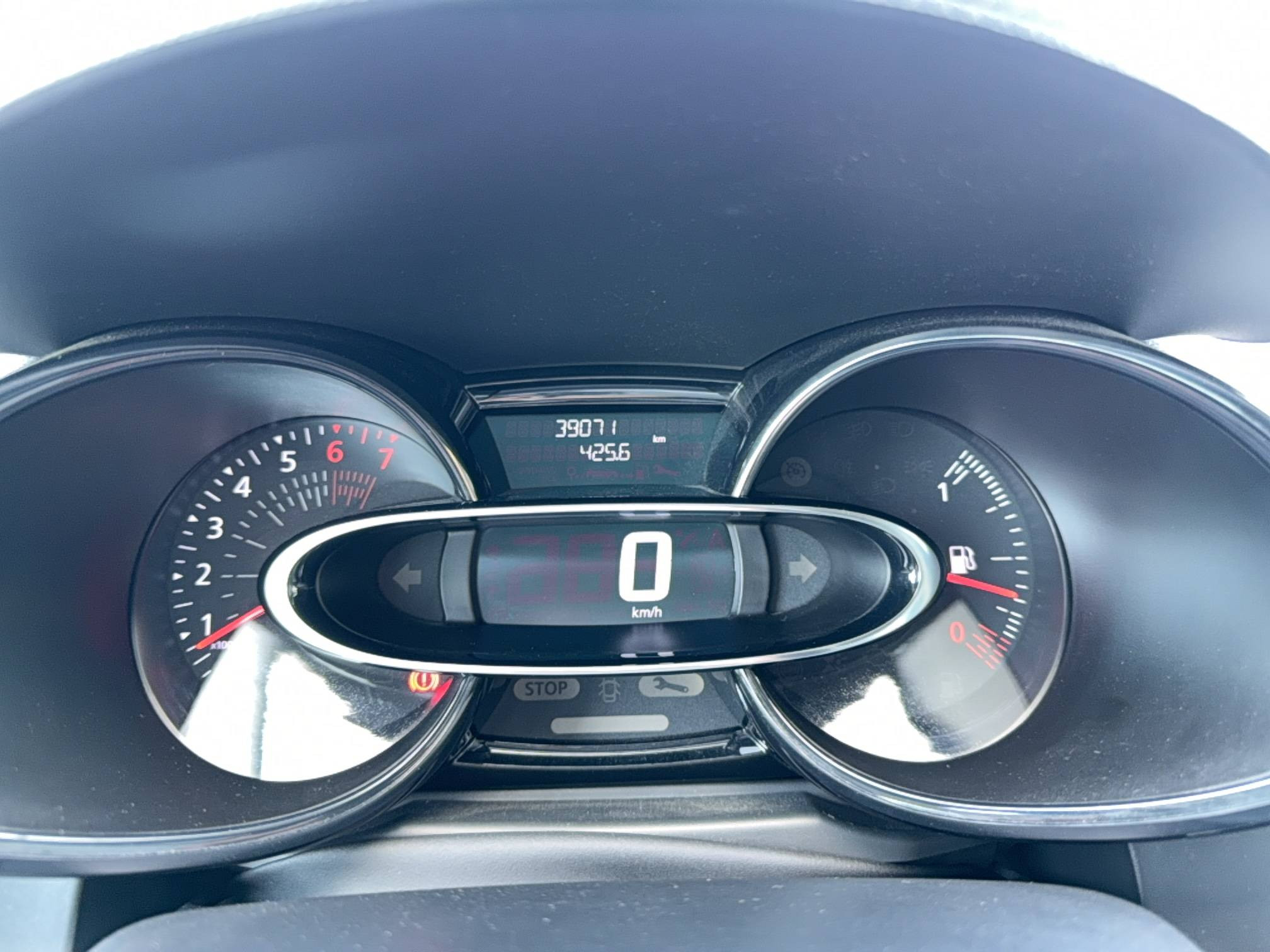 Vente en ligne Renault Clio 4 Clio 1.2 16V 75 au prix de 10 590 €