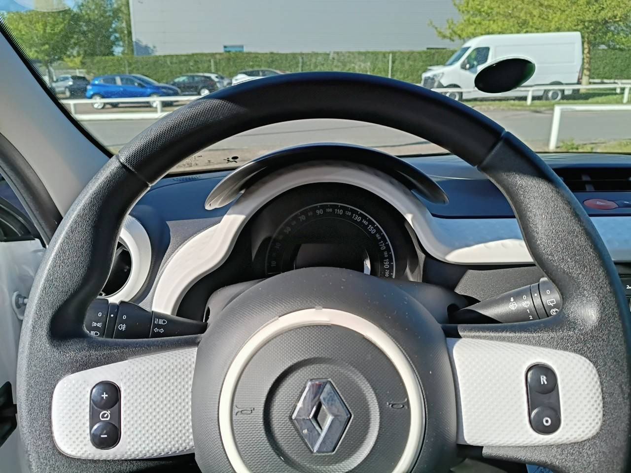 Vente en ligne Renault Twingo 3  1.0 SCe 70 E6C au prix de 8 990 €