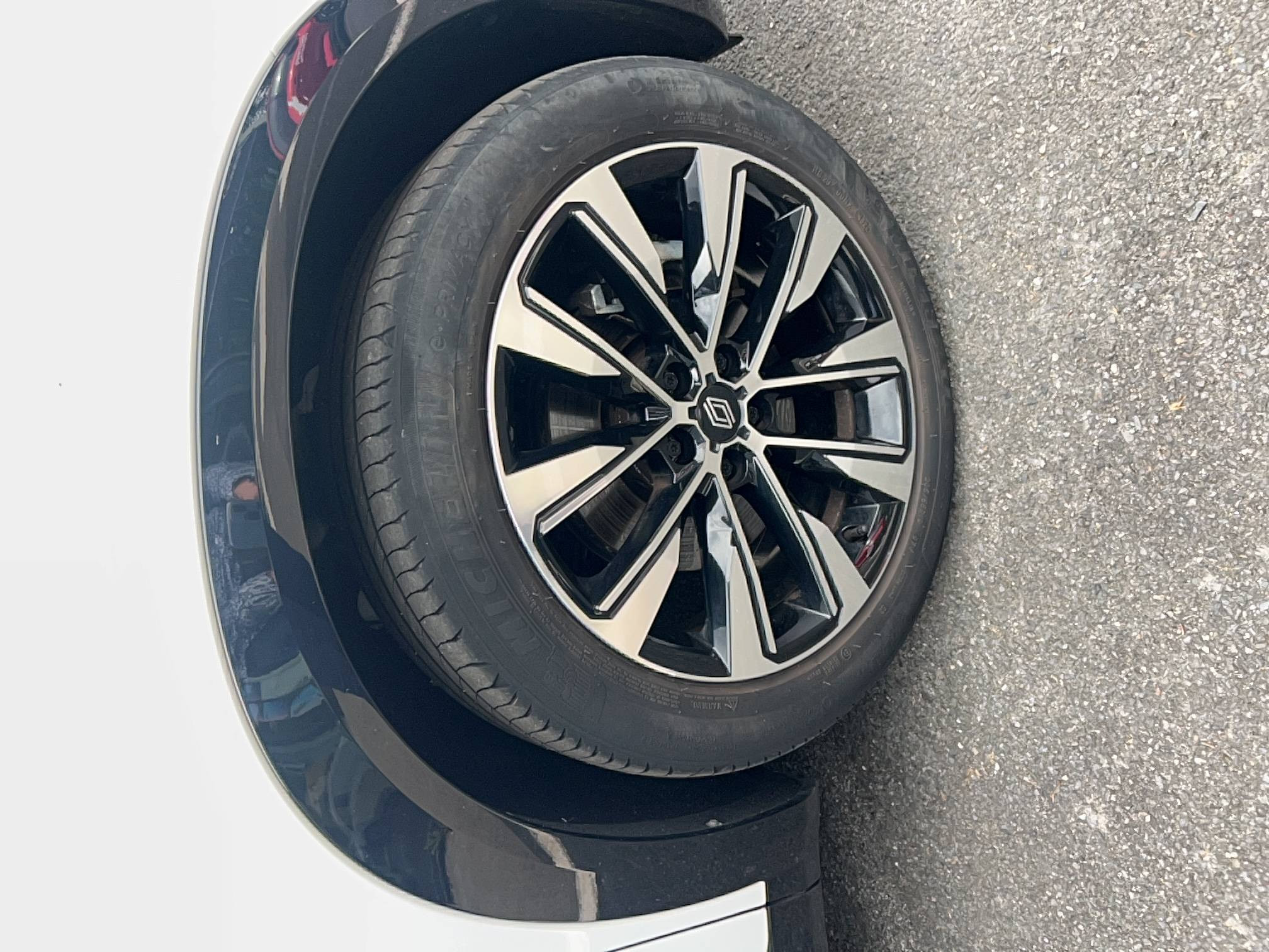 Vente en ligne Renault Austral  E-Tech hybrid 200 au prix de 26 990 €