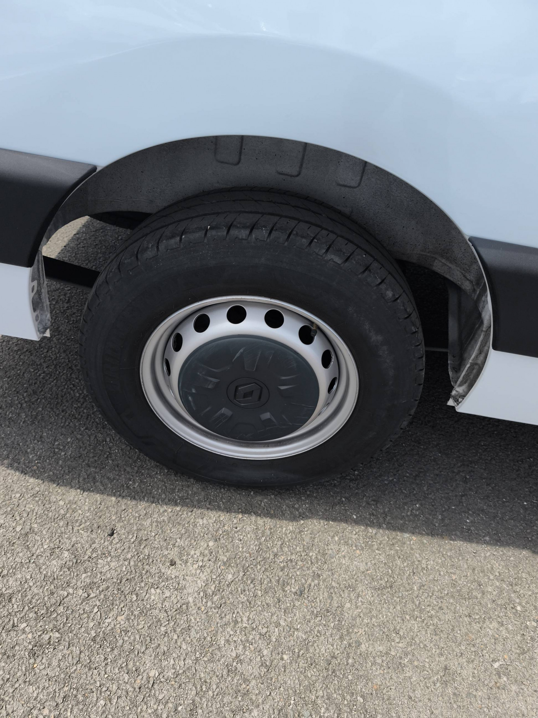 Vente en ligne Renault Master Fourgon MASTER FGN TRAC F3500 L2H2 BLUE DCI 135 au prix de 24 990 €