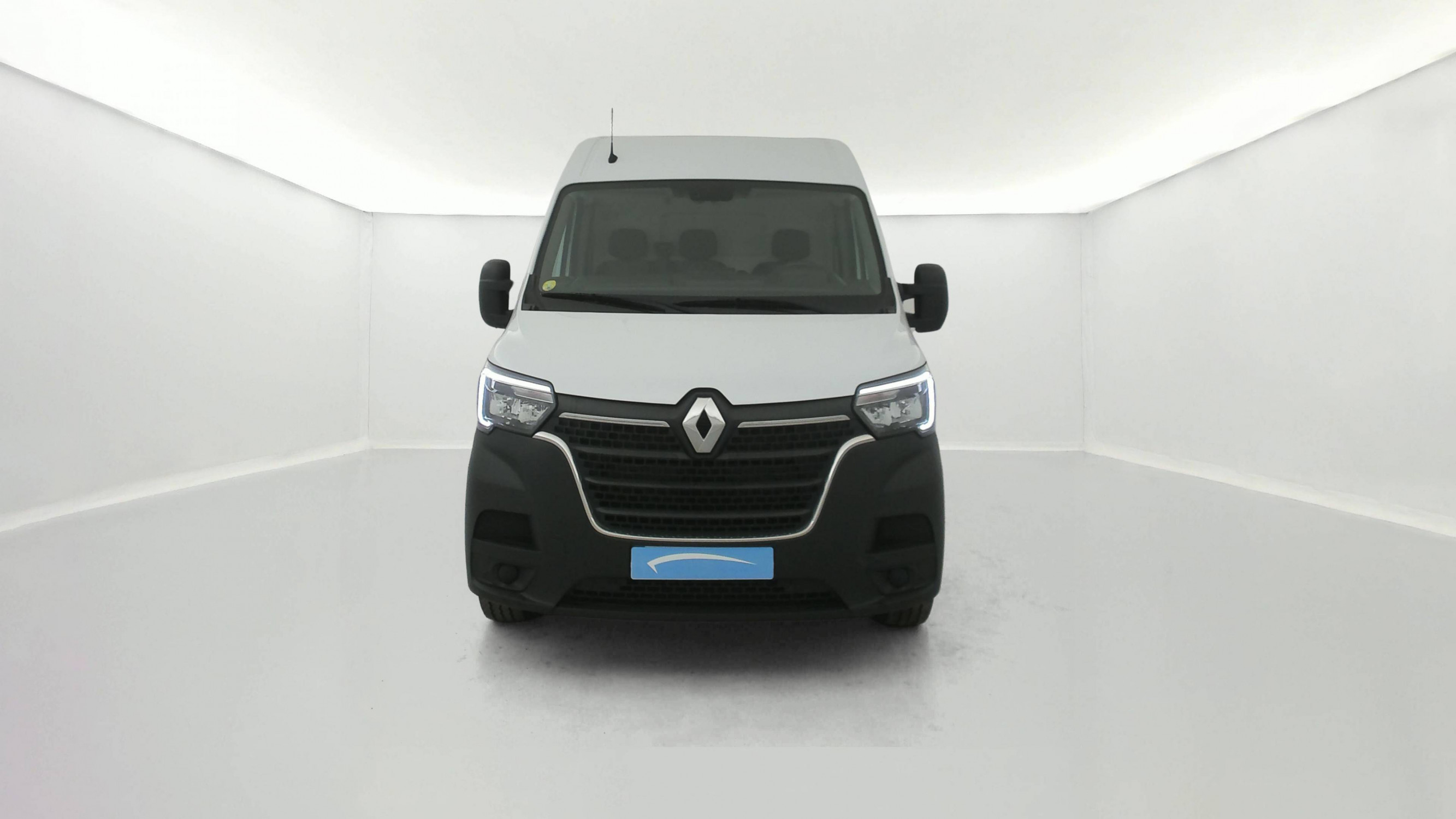 Vente en ligne Renault Master Fourgon MASTER FGN TRAC F3500 L2H2 BLUE DCI 135 au prix de 25 990 €