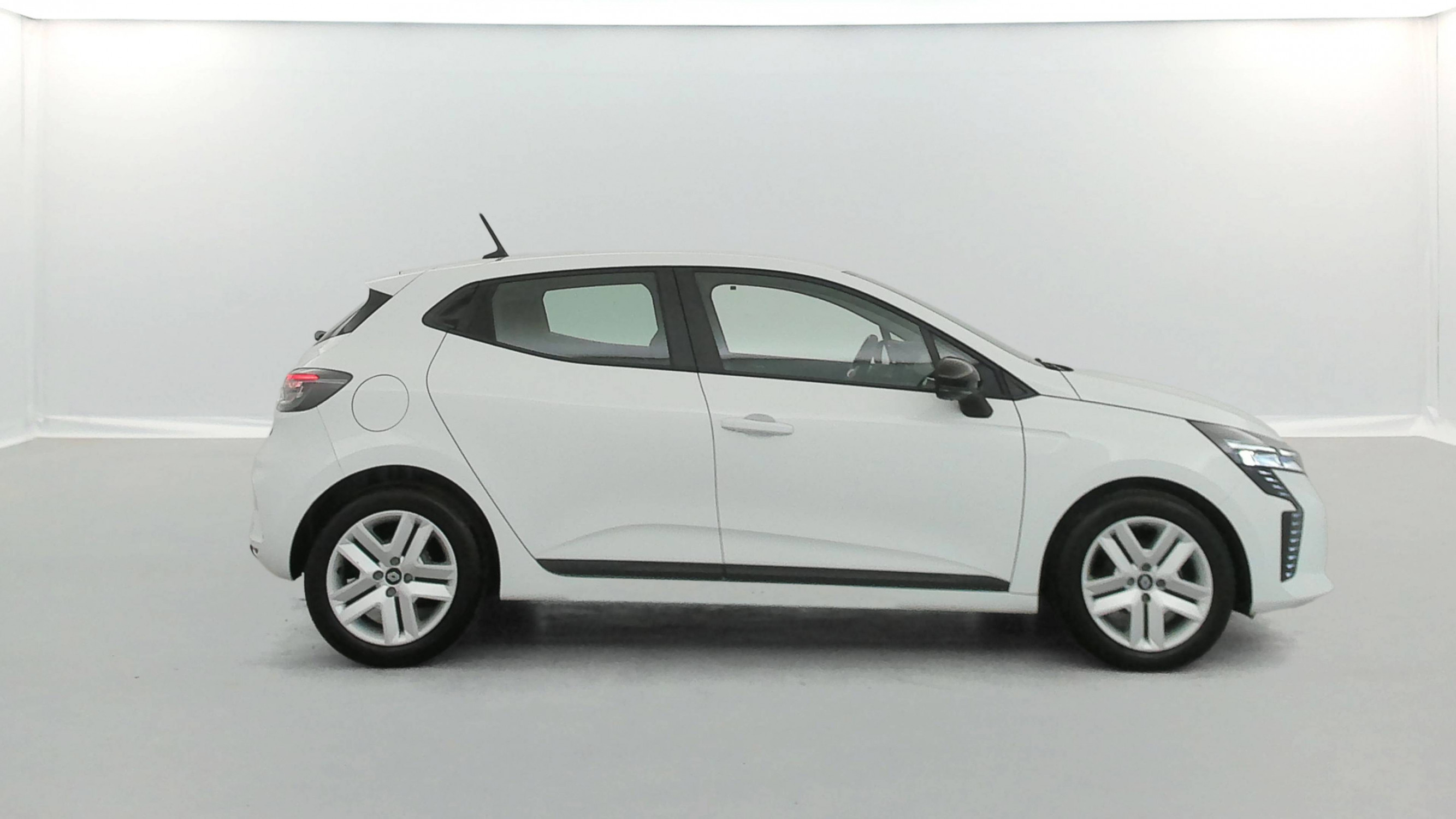 Vente en ligne Renault Clio 5 Clio SCe 65 au prix de 12 990 €
