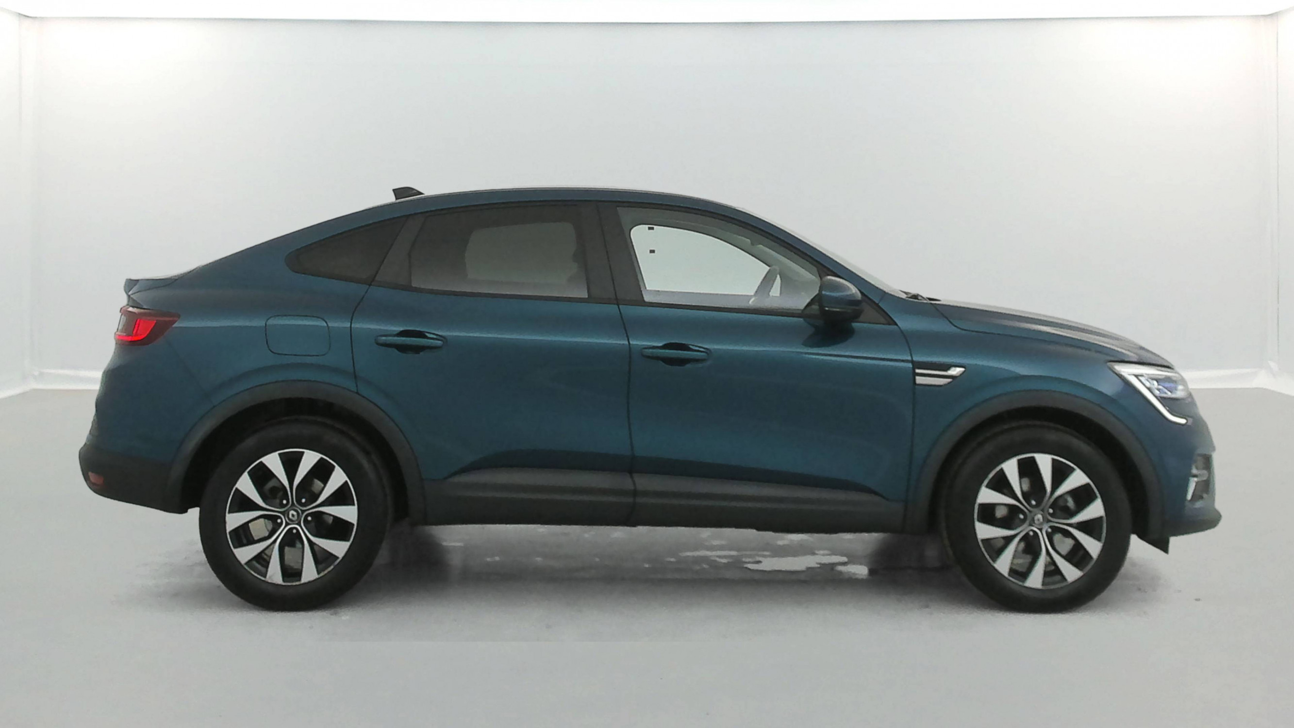 Vente en ligne Renault Arkana  mild hybrid 140 EDC FAP - 22 au prix de 18 790 €