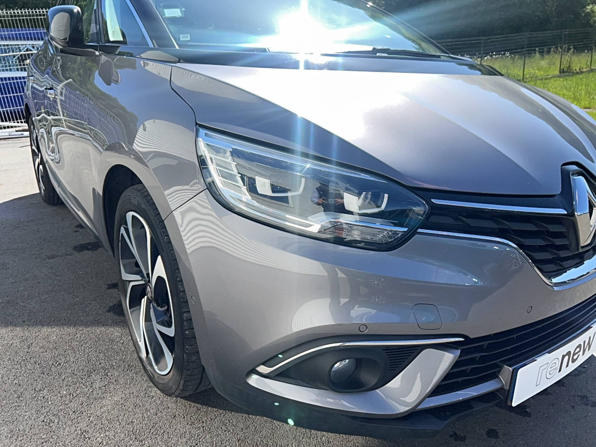 Vente en ligne Renault Scenic 4 Scenic TCe 140 FAP au prix de 15 590 €