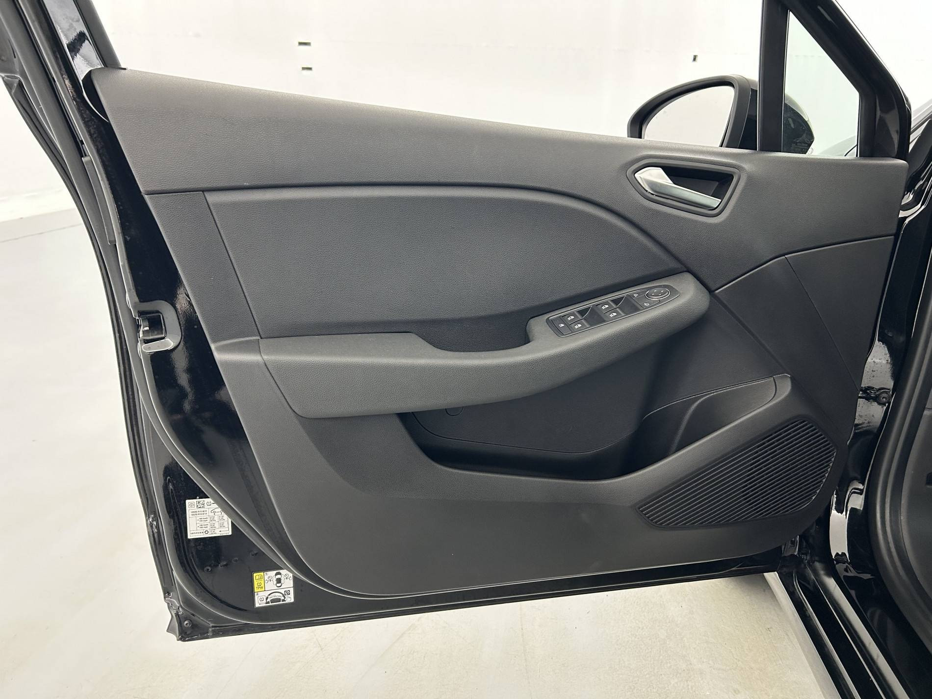 Vente en ligne Renault Clio 5 Clio E-Tech full hybrid 145 ch GSR2 au prix de 19 790 €