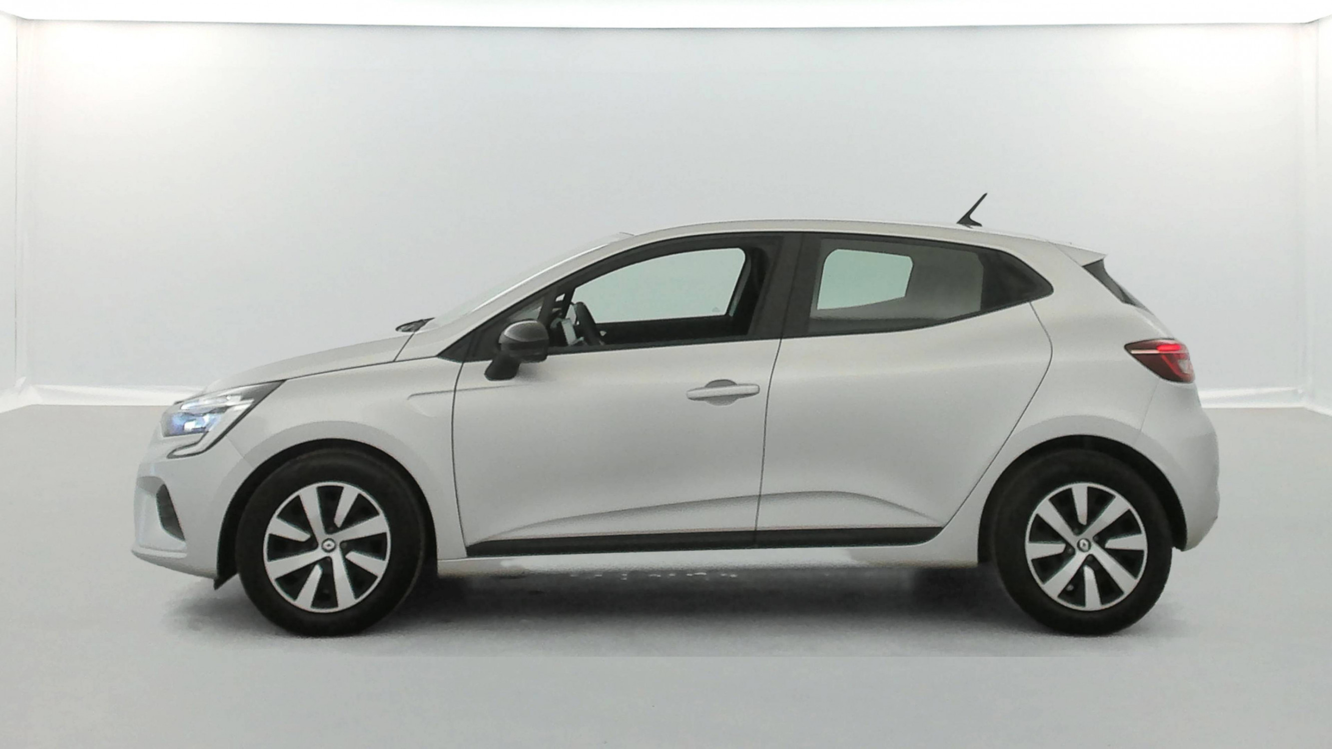 Vente en ligne Renault Clio 5 Clio TCe 90 au prix de 14 990 €