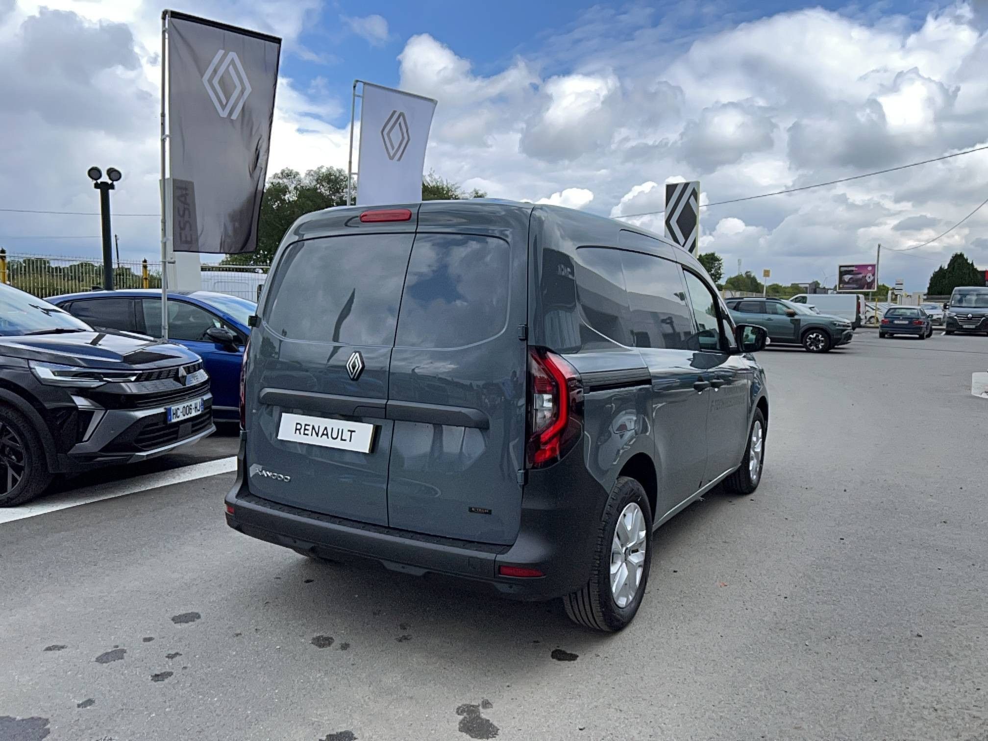Vente en ligne Renault Kangoo Van E-Tech  FG TOLE L1 AC11 GSR2 au prix de 33 990 €