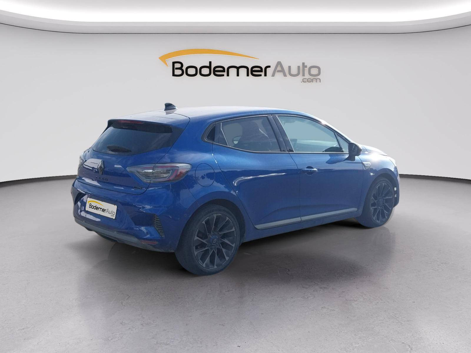 Vente en ligne Renault Clio 5 Clio E-Tech full hybrid 145 au prix de 18 990 €