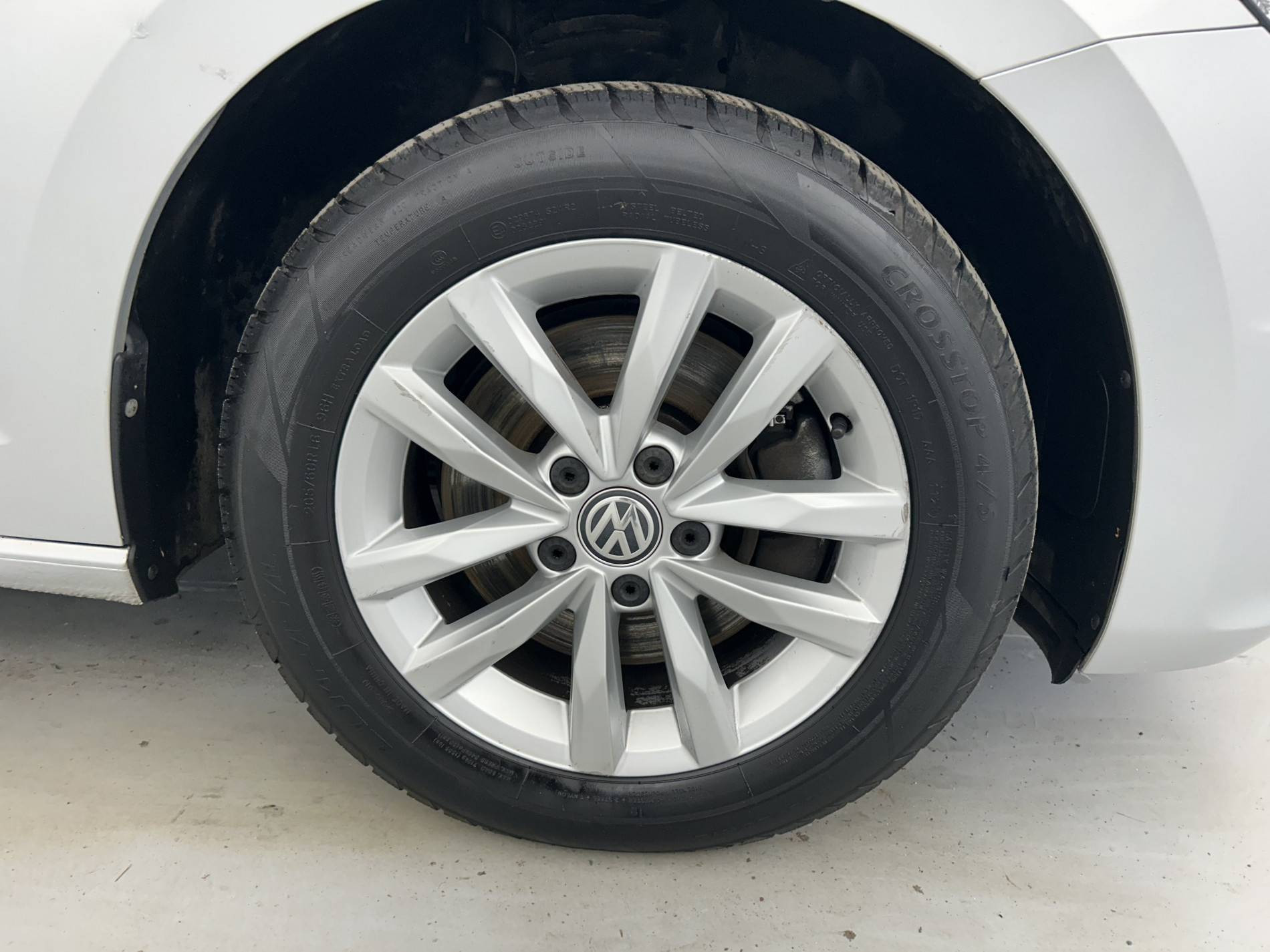 Vente en ligne Volkswagen Touran Touran 1.6 TDI 115 BMT 7pl au prix de 17 990 €
