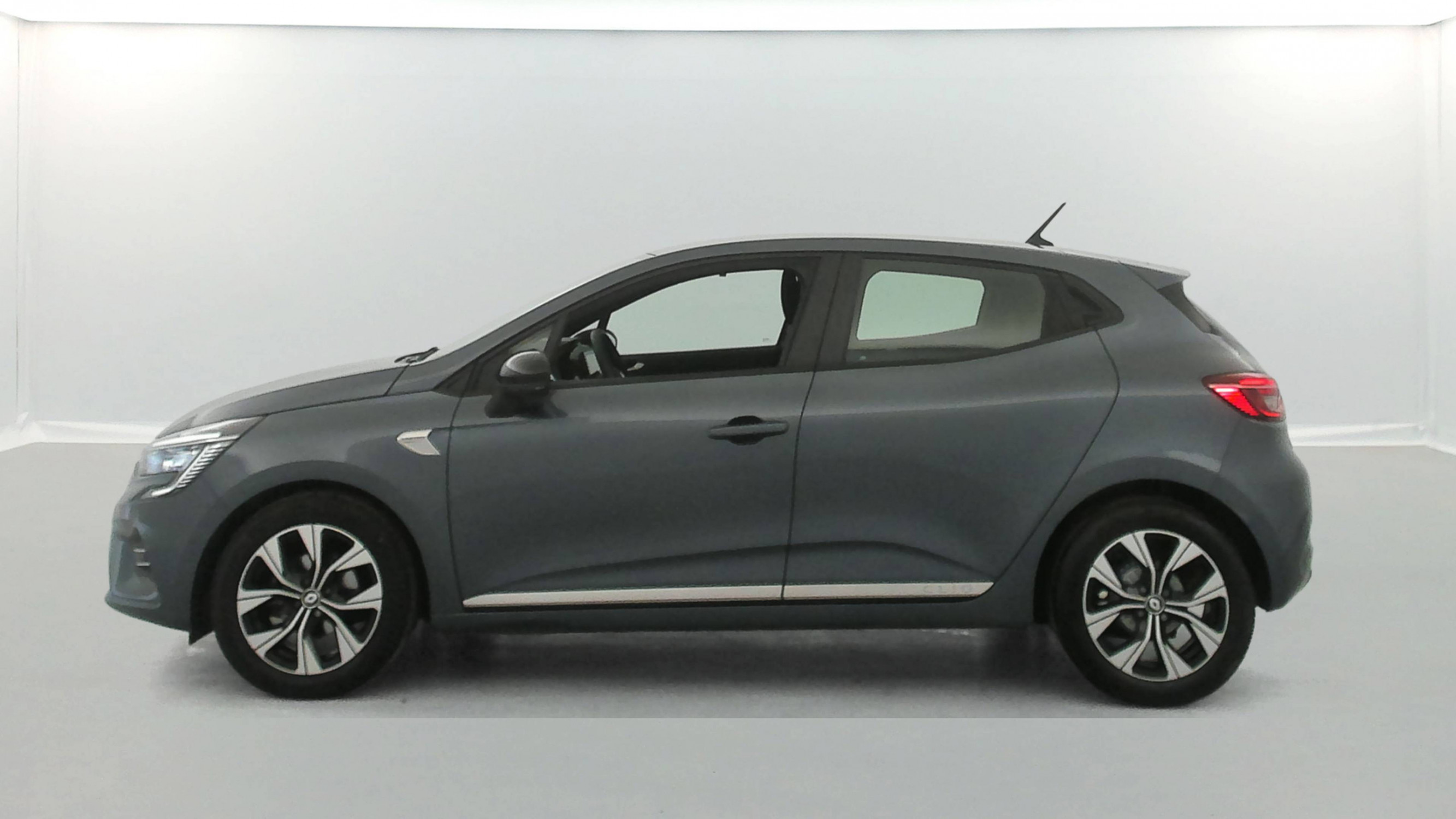 Vente en ligne Renault Clio 5 Clio TCe 90 - 21 au prix de 14 450 €