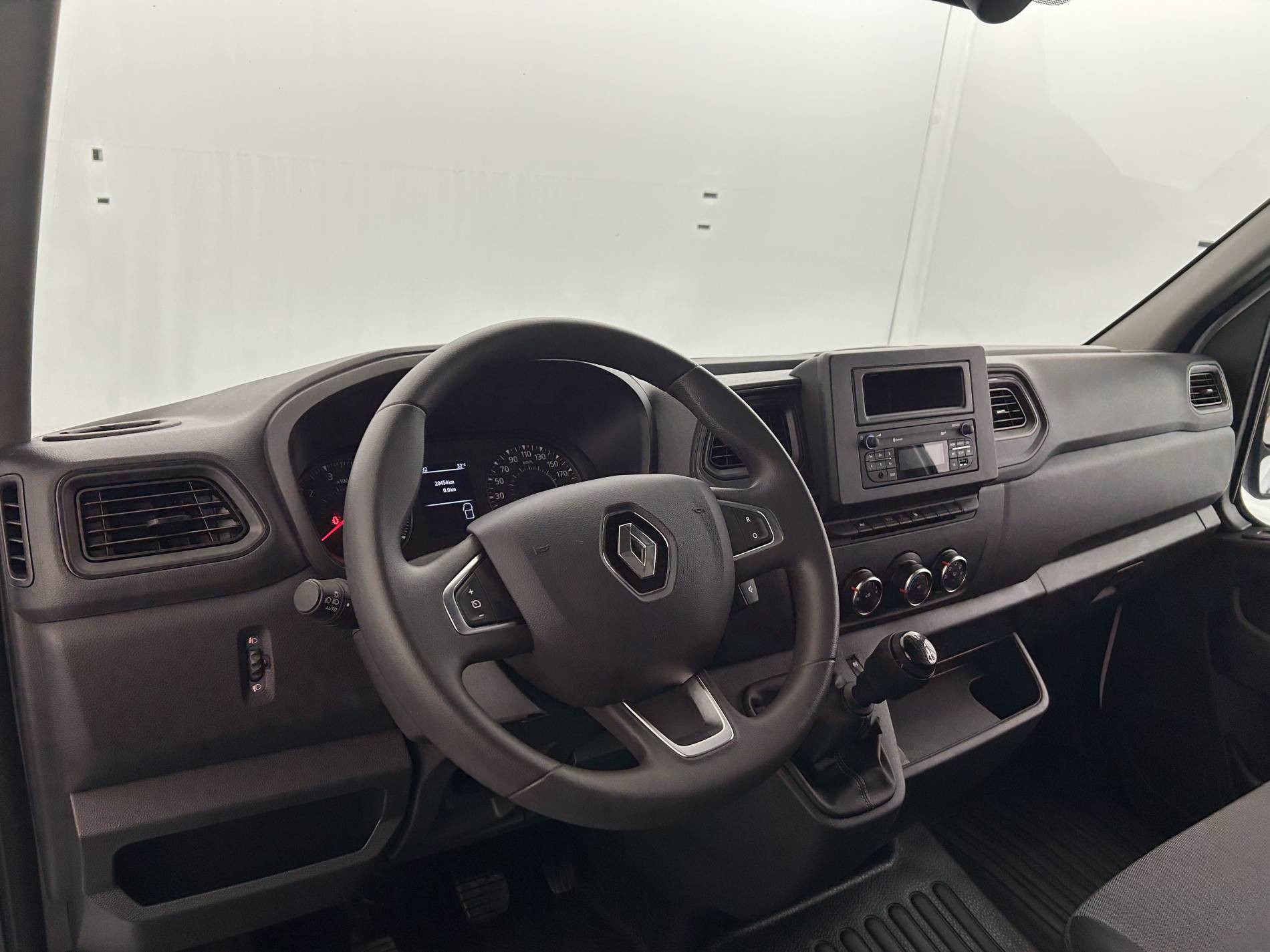 Vente en ligne Renault Master Fourgon MASTER FGN TRAC F3500 L3H3 BLUE DCI 135 au prix de 28 990 €