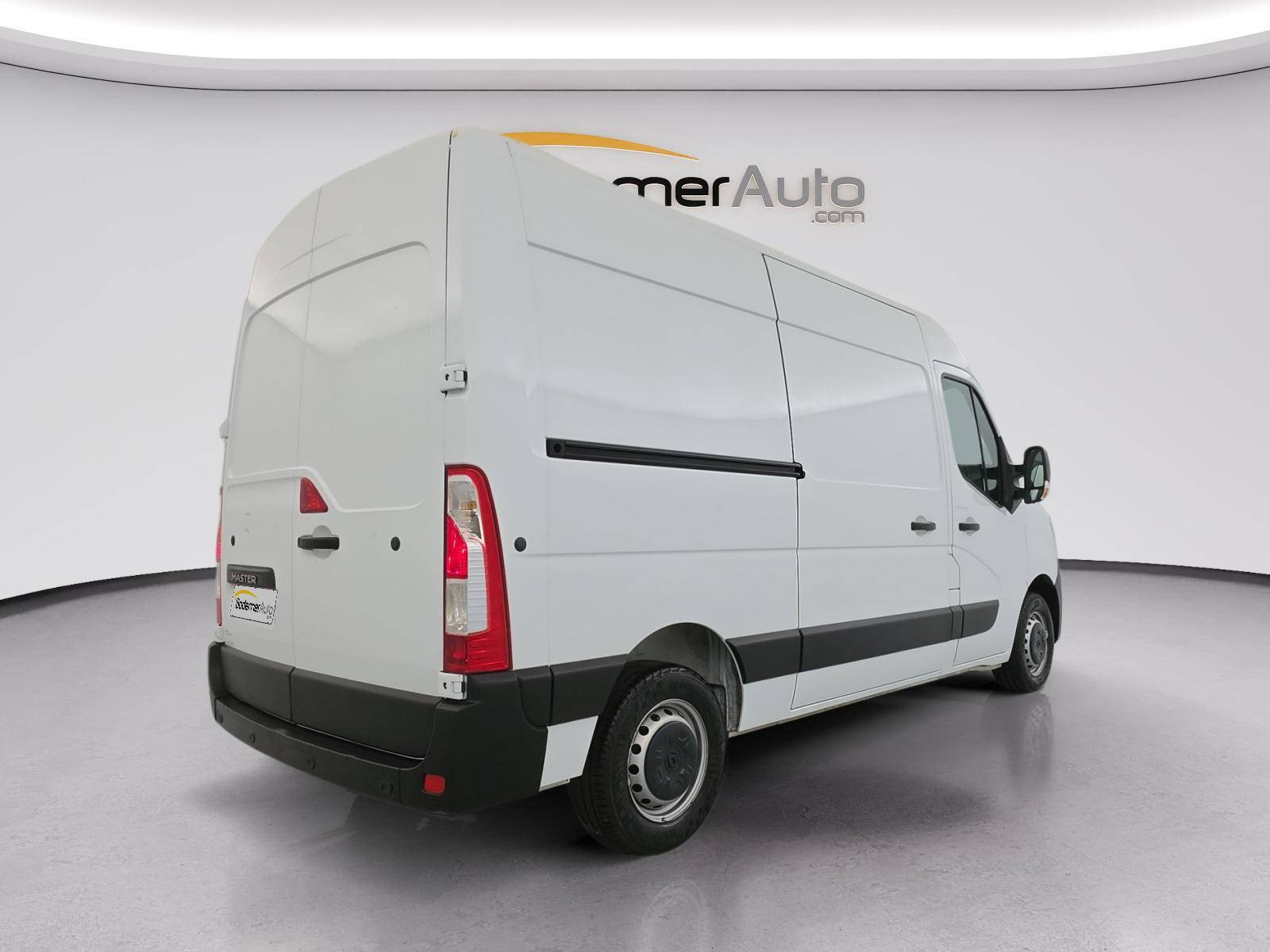 Vente en ligne Renault Master Fourgon MASTER FGN TRAC F3500 L2H2 BLUE DCI 135 au prix de 20 980 €
