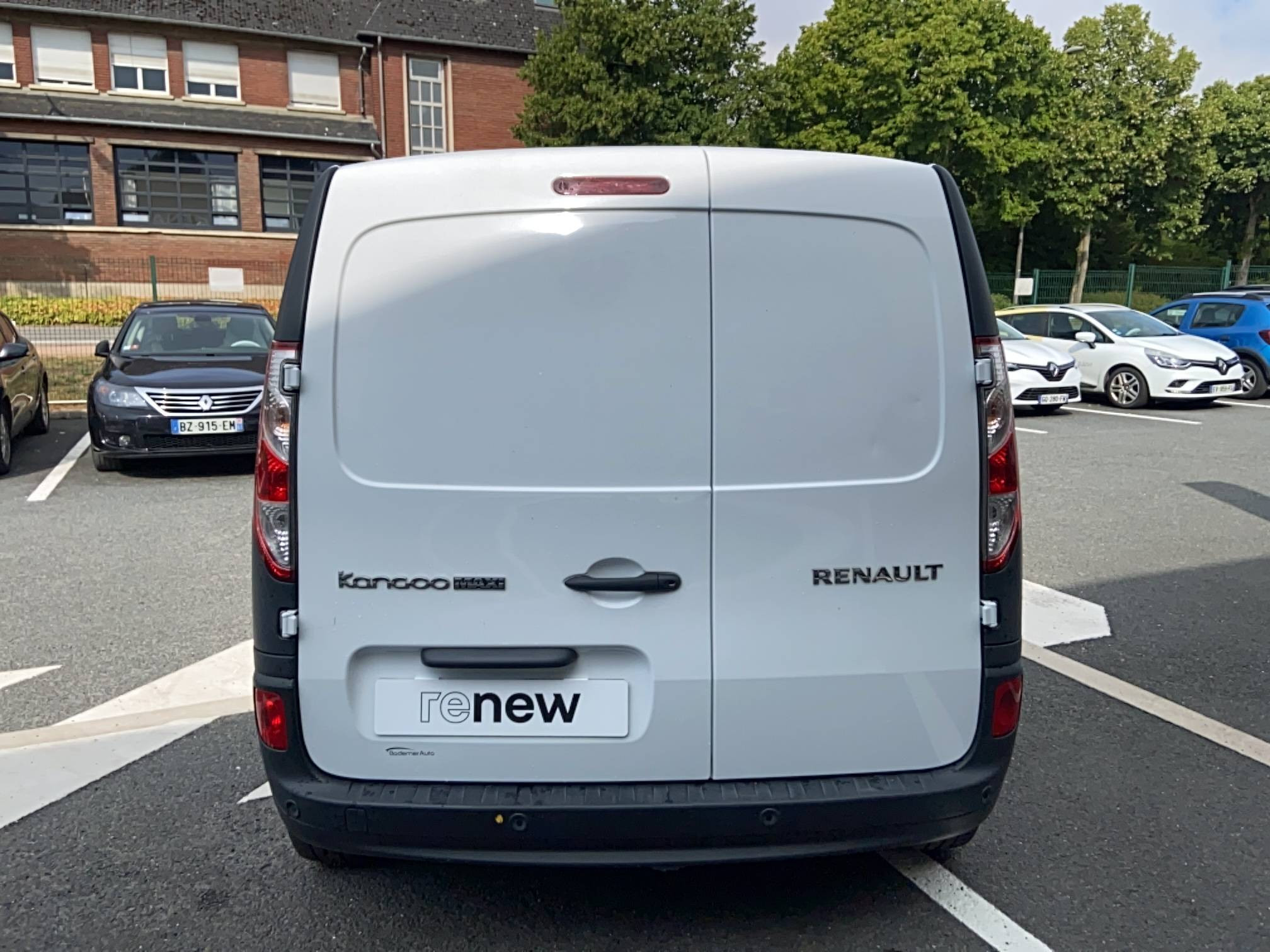 Vente en ligne Renault Kangoo Express  GRAND VOLUME BLUE DCI 115 au prix de 12 000 €