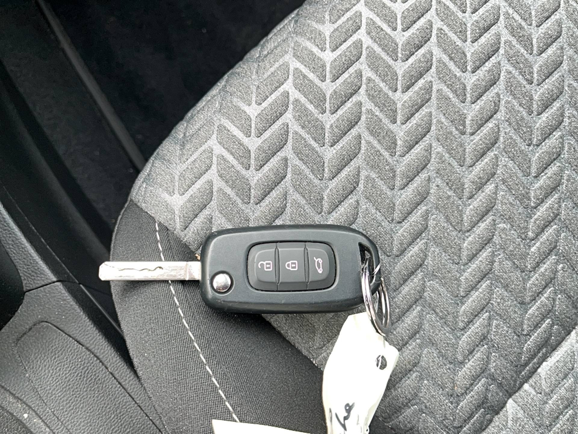 Vente en ligne Renault Clio 5 Clio Blue dCi 100 au prix de 16 991 €