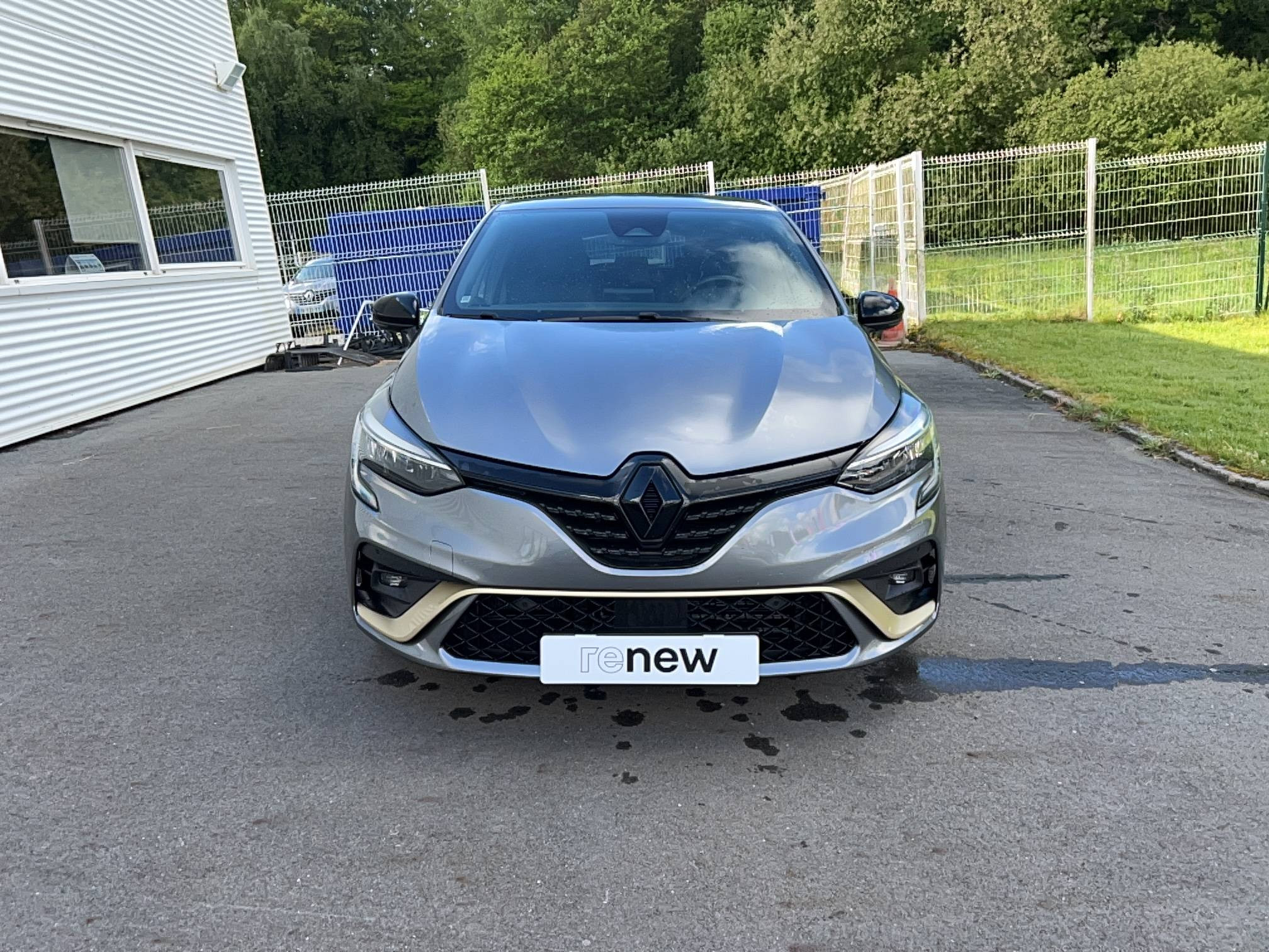 Vente en ligne Renault Clio 5 Clio E-Tech hybride 145 au prix de 16 990 €