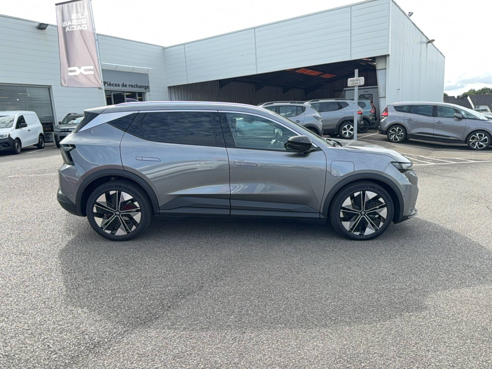Vente en ligne Renault Scenic E-Tech Scenic E-Tech électrique 220 ch grande autonomie au prix de 46 990 €