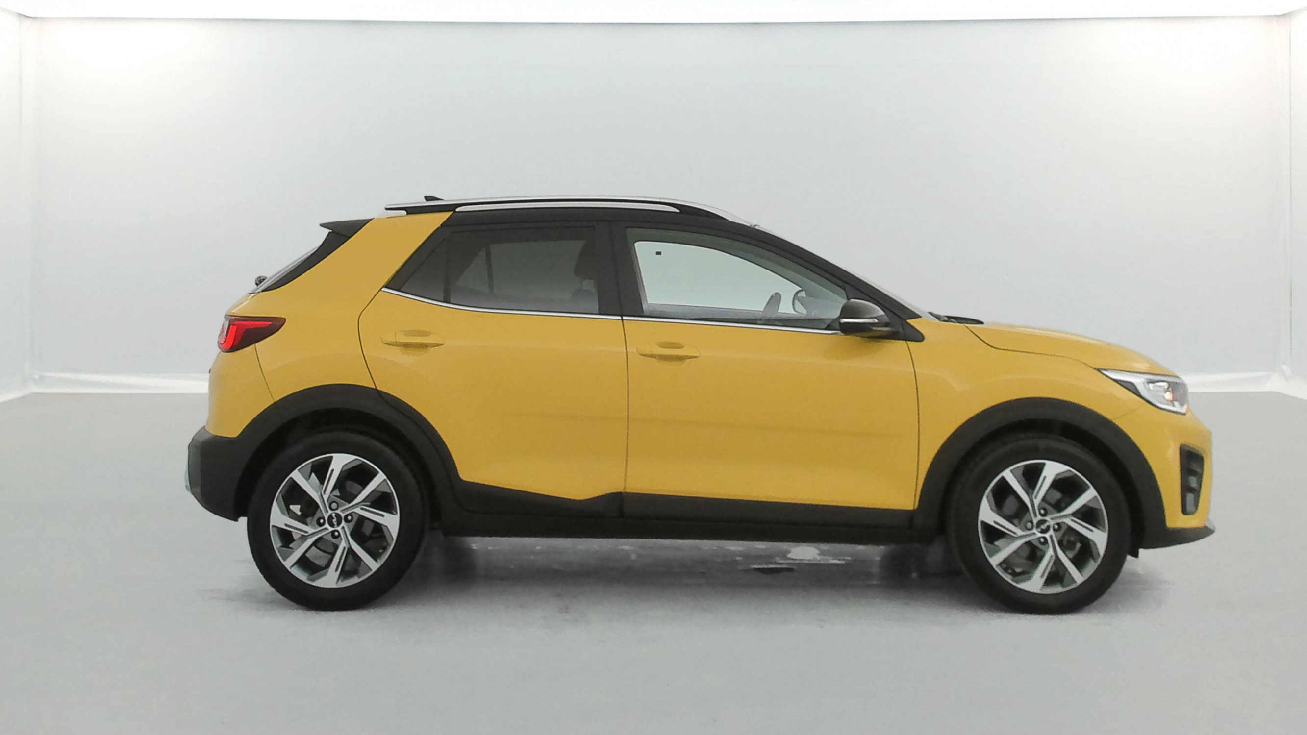 Vente en ligne Kia Stonic  1.0 T-GDi 120 ch MHEV DCT7 au prix de 17 500 €