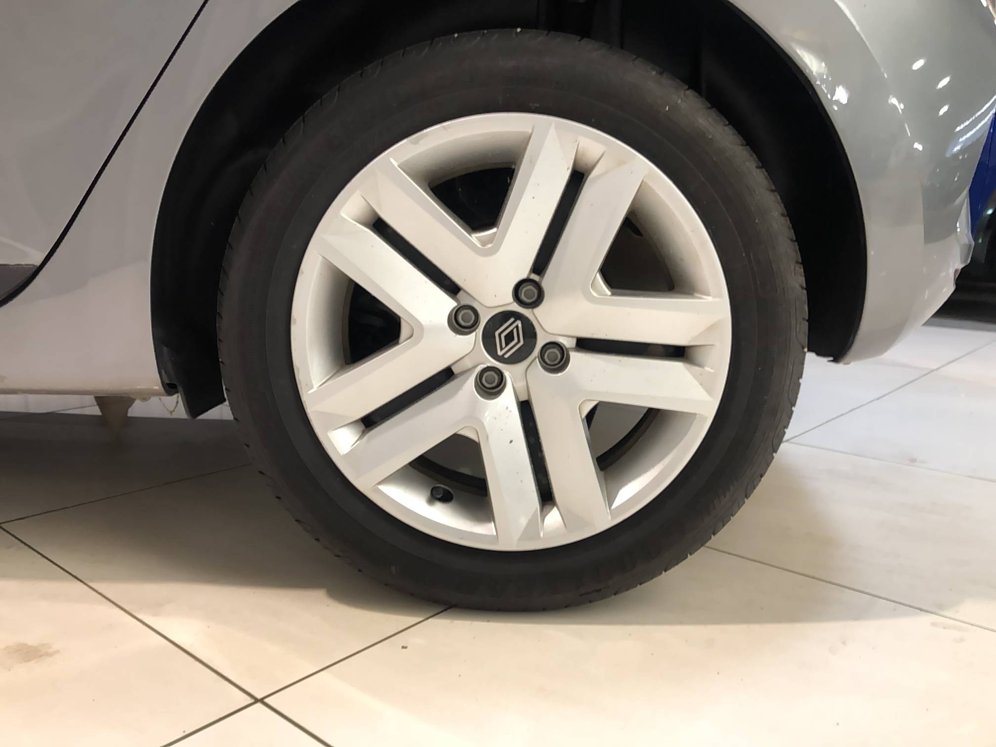 Vente en ligne Renault Clio 5 Clio TCe 90 au prix de 15 990 €
