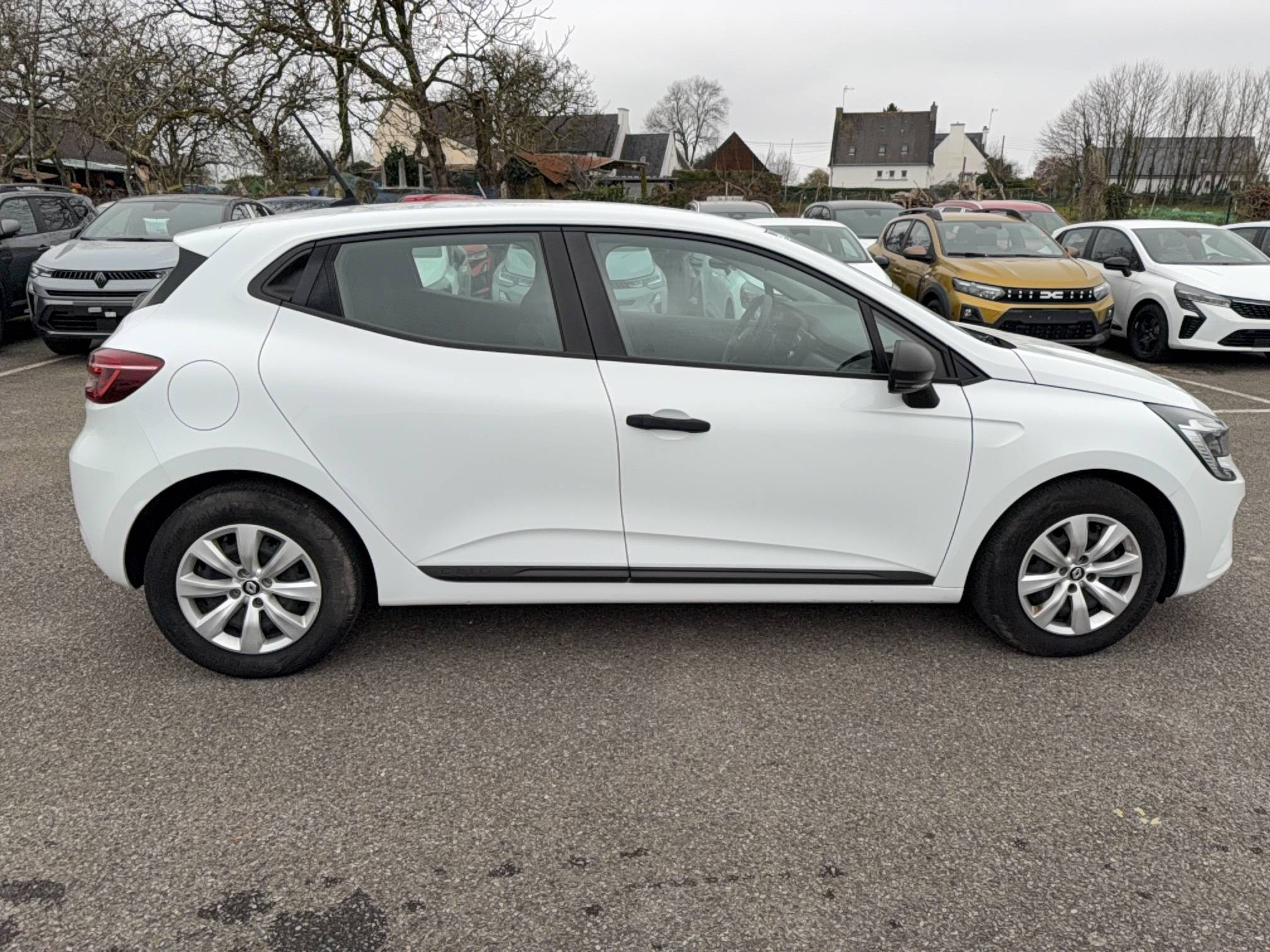 Vente en ligne Renault Clio 5 Clio SCe 65 au prix de 12 990 €