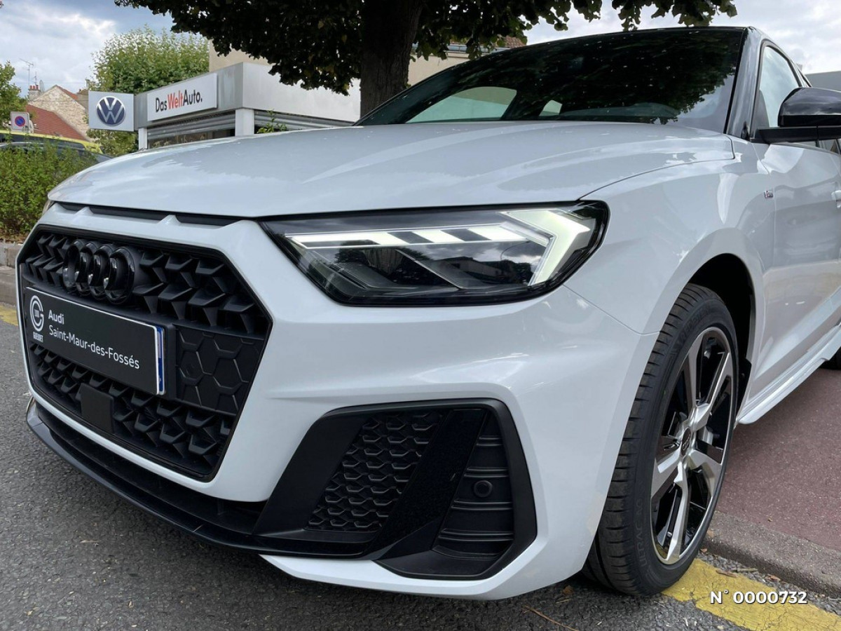 AUDI A1 Sportback 30 TFSI 110 ch BVM6 S Line faible km de 2023 avec 9800  kms en vente à 33000 €