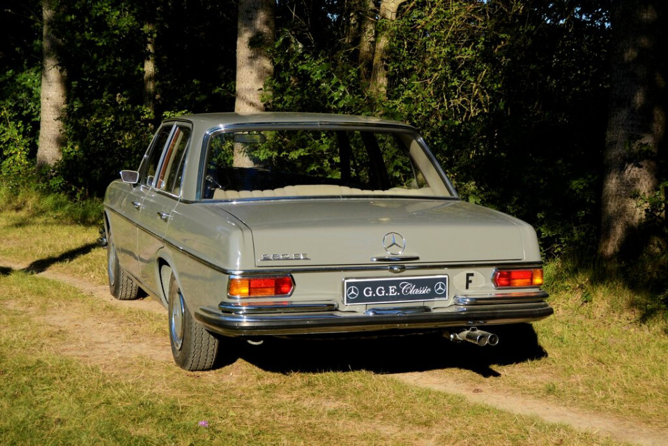 Mercedes-Benz 280SE occasion en vente à Saint-Germain-lès-Corbeil