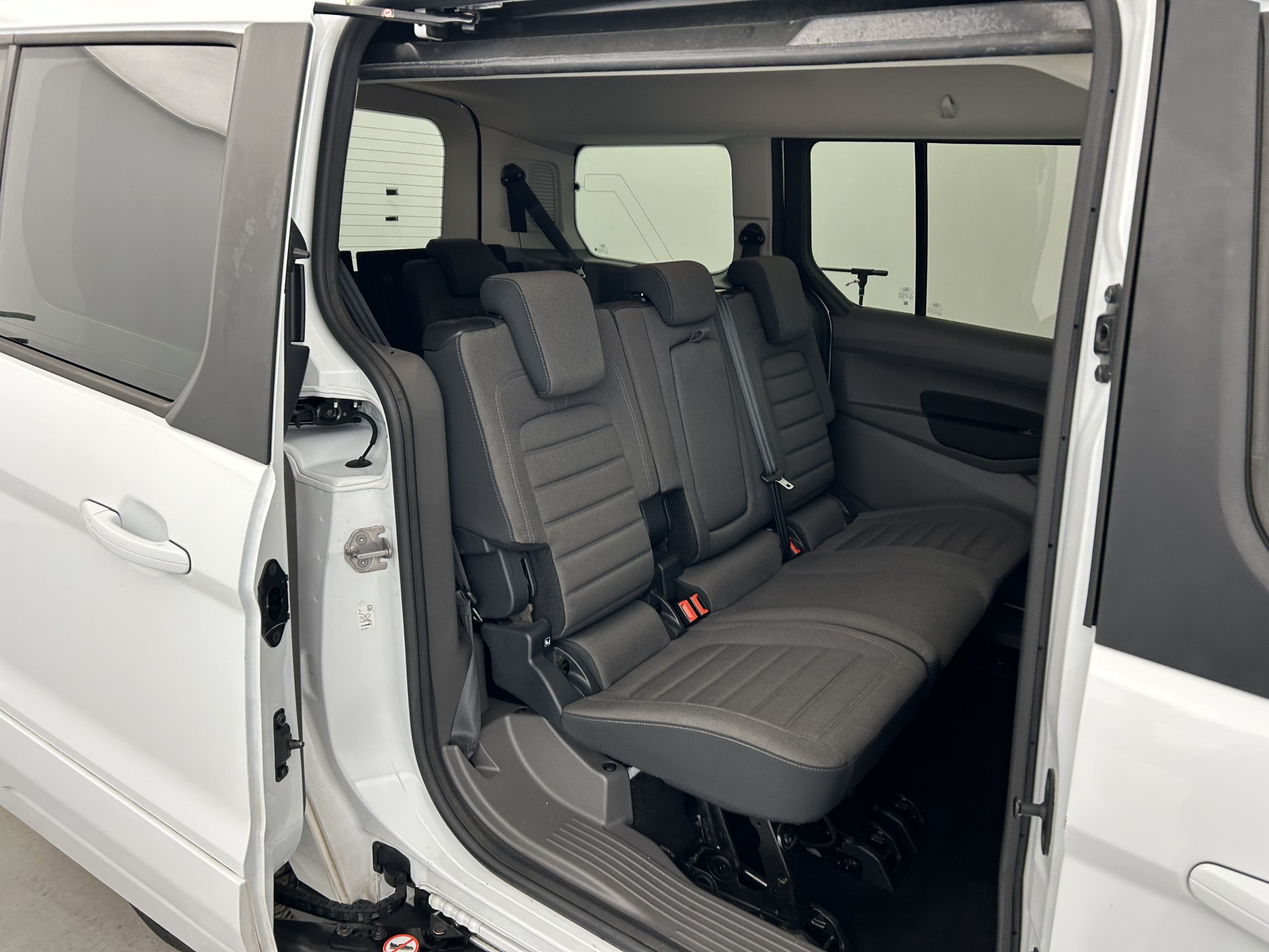 Vente en ligne Ford Grand Tourneo Connect  1.5 L EcoBlue 120 S&S au prix de 20 990 €