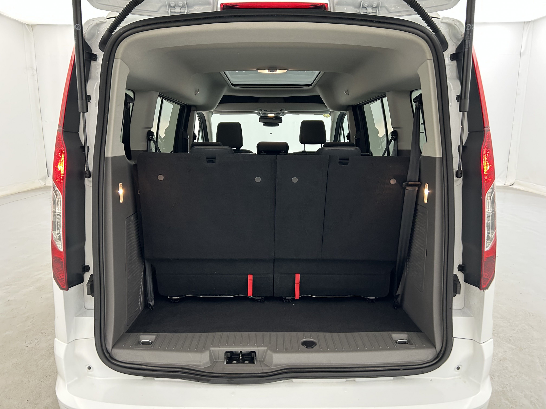 Vente en ligne Ford Grand Tourneo Connect  1.5 L EcoBlue 120 S&S au prix de 20 990 €