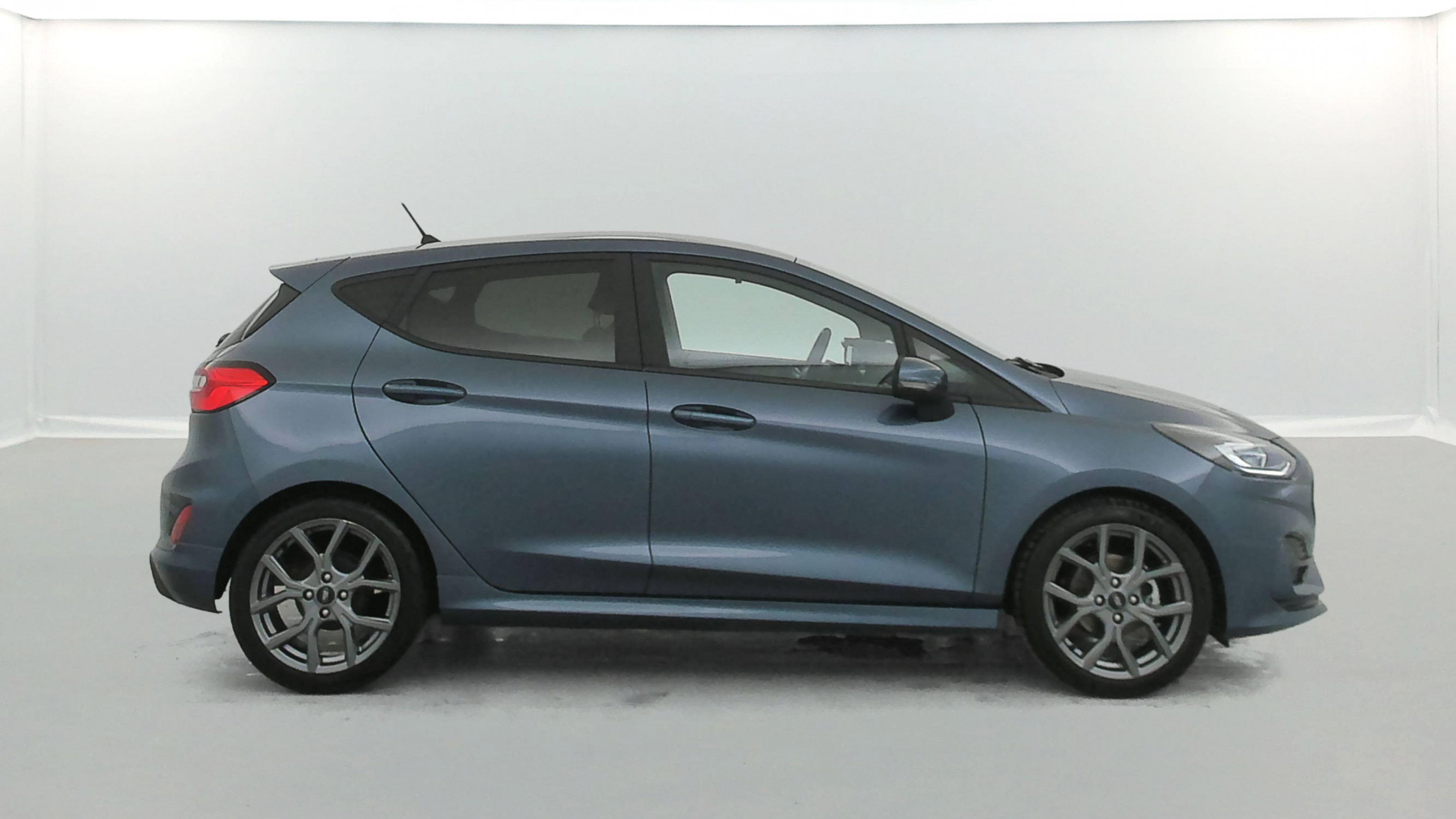 Vente en ligne Ford Fiesta  1.0 Flexifuel 95 ch S&S BVM6 au prix de 16 590 €