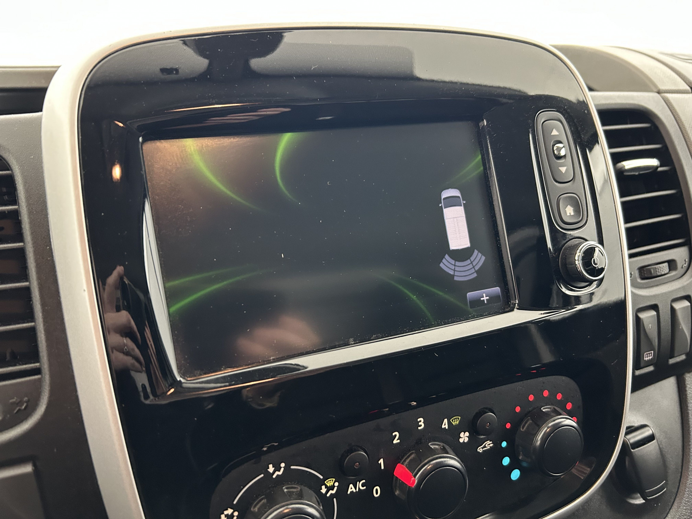 Vente en ligne Renault Trafic 3 Fourgon TRAFIC FGN L2H1 1300 KG DCI 120 E6 au prix de 18 990 €