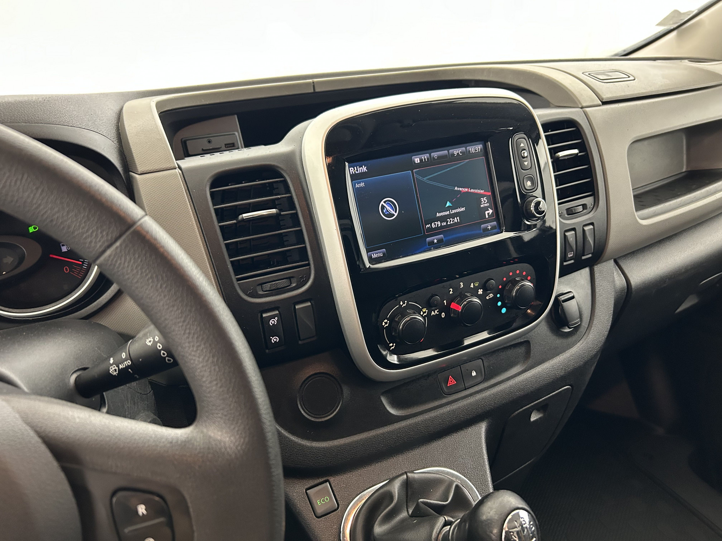 Vente en ligne Renault Trafic 3 Fourgon TRAFIC FGN L2H1 1300 KG DCI 120 E6 au prix de 18 990 €