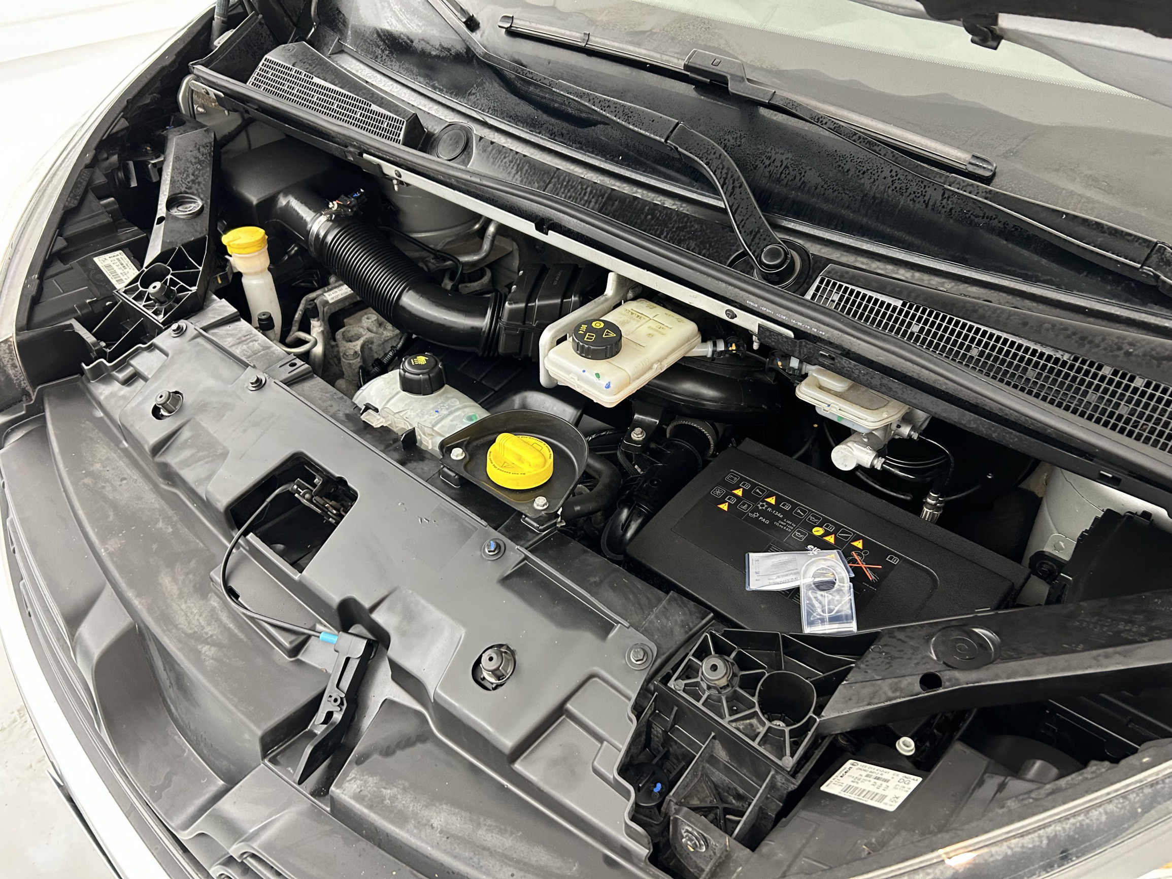 Vente en ligne Renault Trafic 3 Fourgon TRAFIC FGN L2H1 1300 KG DCI 120 E6 au prix de 18 990 €