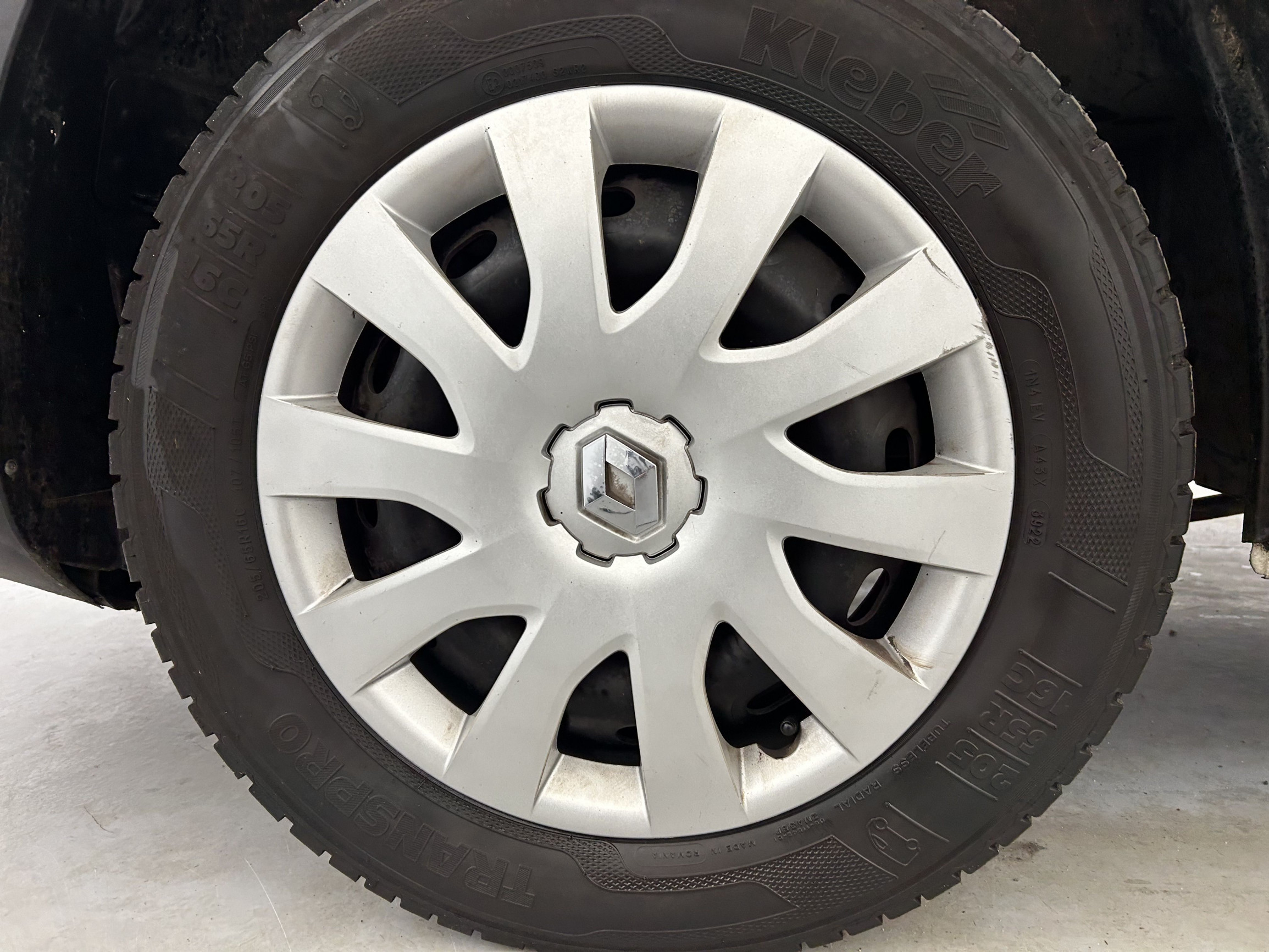 Vente en ligne Renault Trafic 3 Fourgon TRAFIC FGN L2H1 1300 KG DCI 120 E6 au prix de 18 990 €