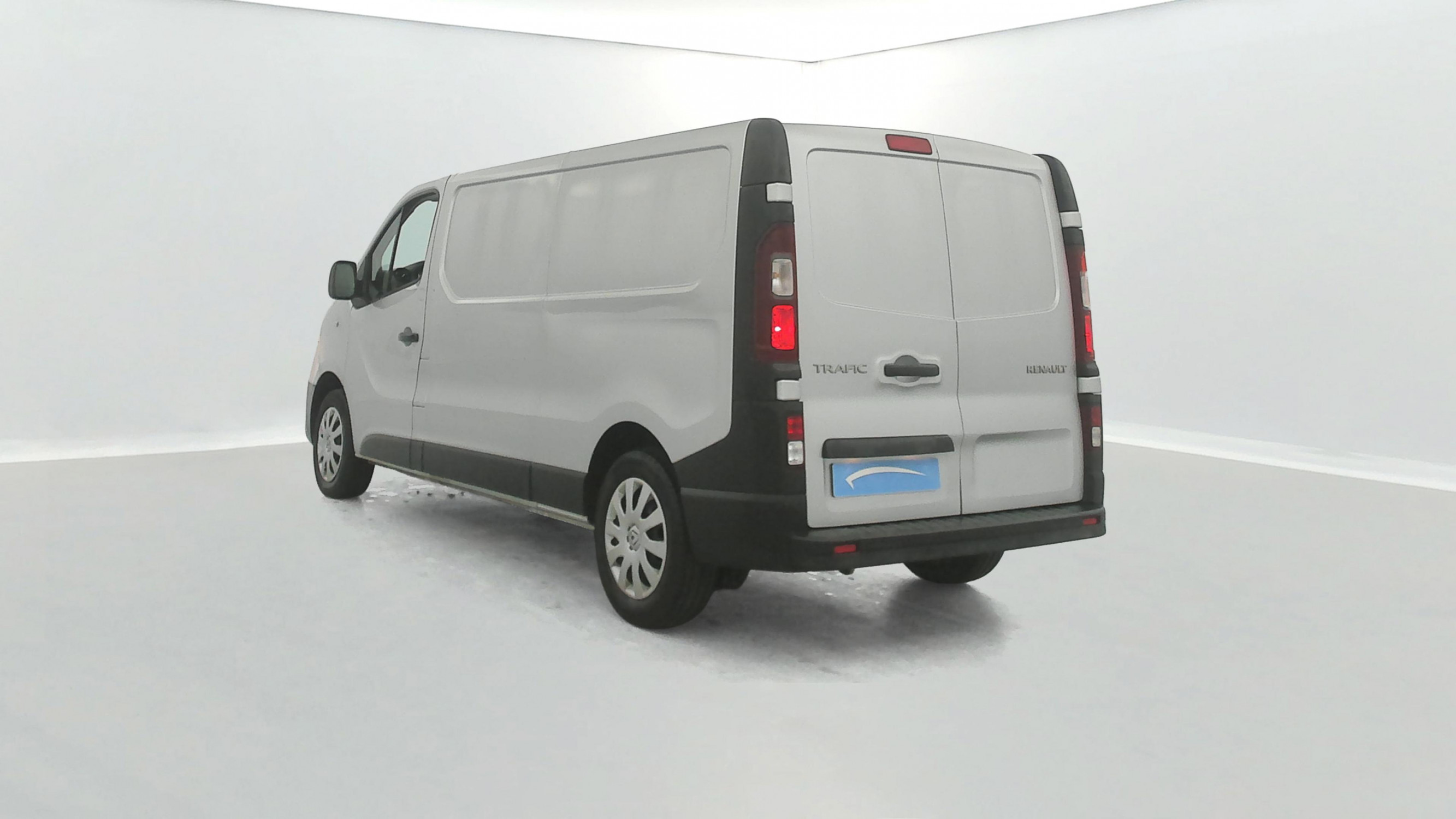 Vente en ligne Renault Trafic 3 Fourgon TRAFIC FGN L2H1 1300 KG DCI 120 E6 au prix de 18 990 €