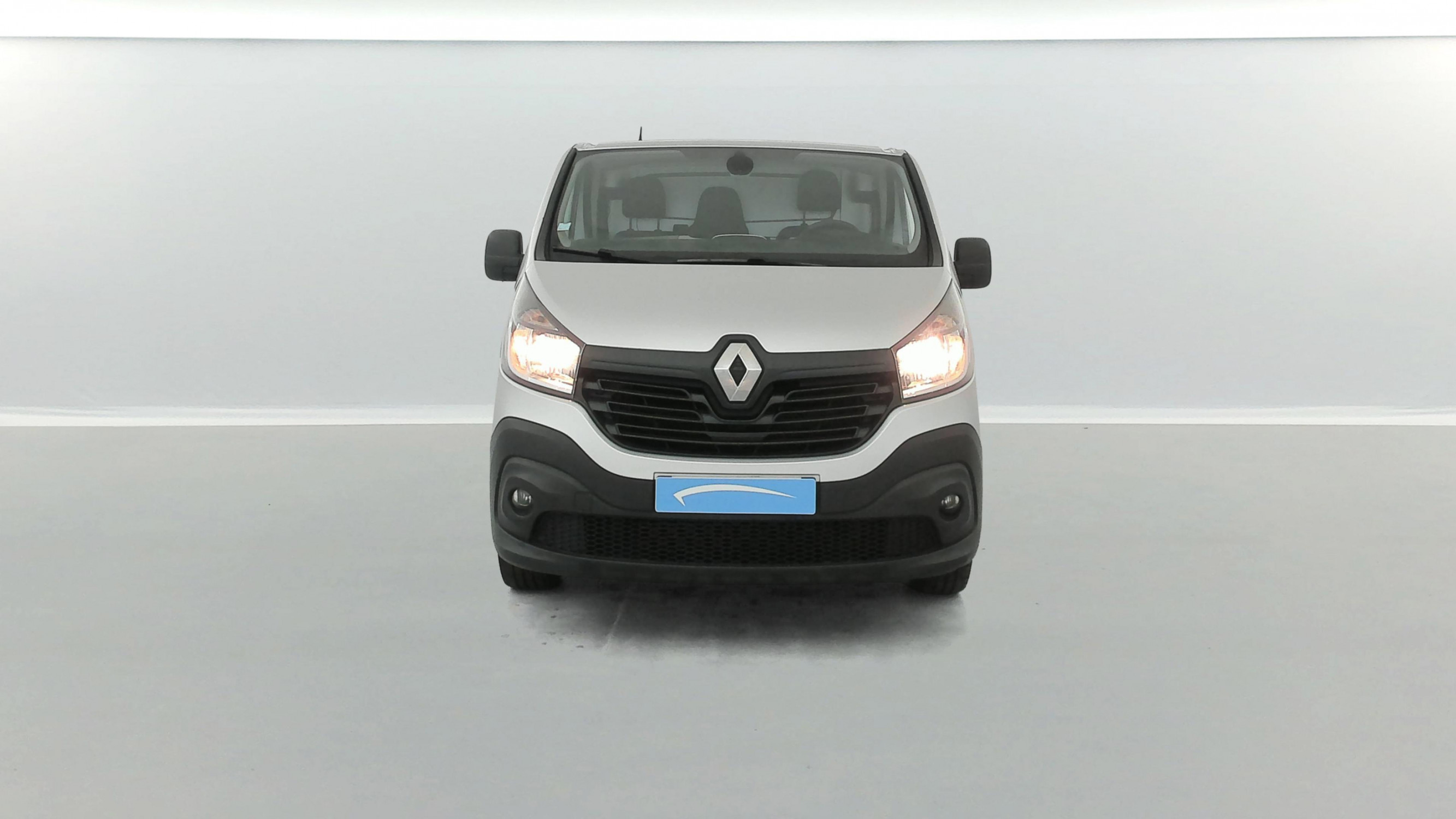 Vente en ligne Renault Trafic 3 Fourgon TRAFIC FGN L2H1 1300 KG DCI 120 E6 au prix de 18 990 €