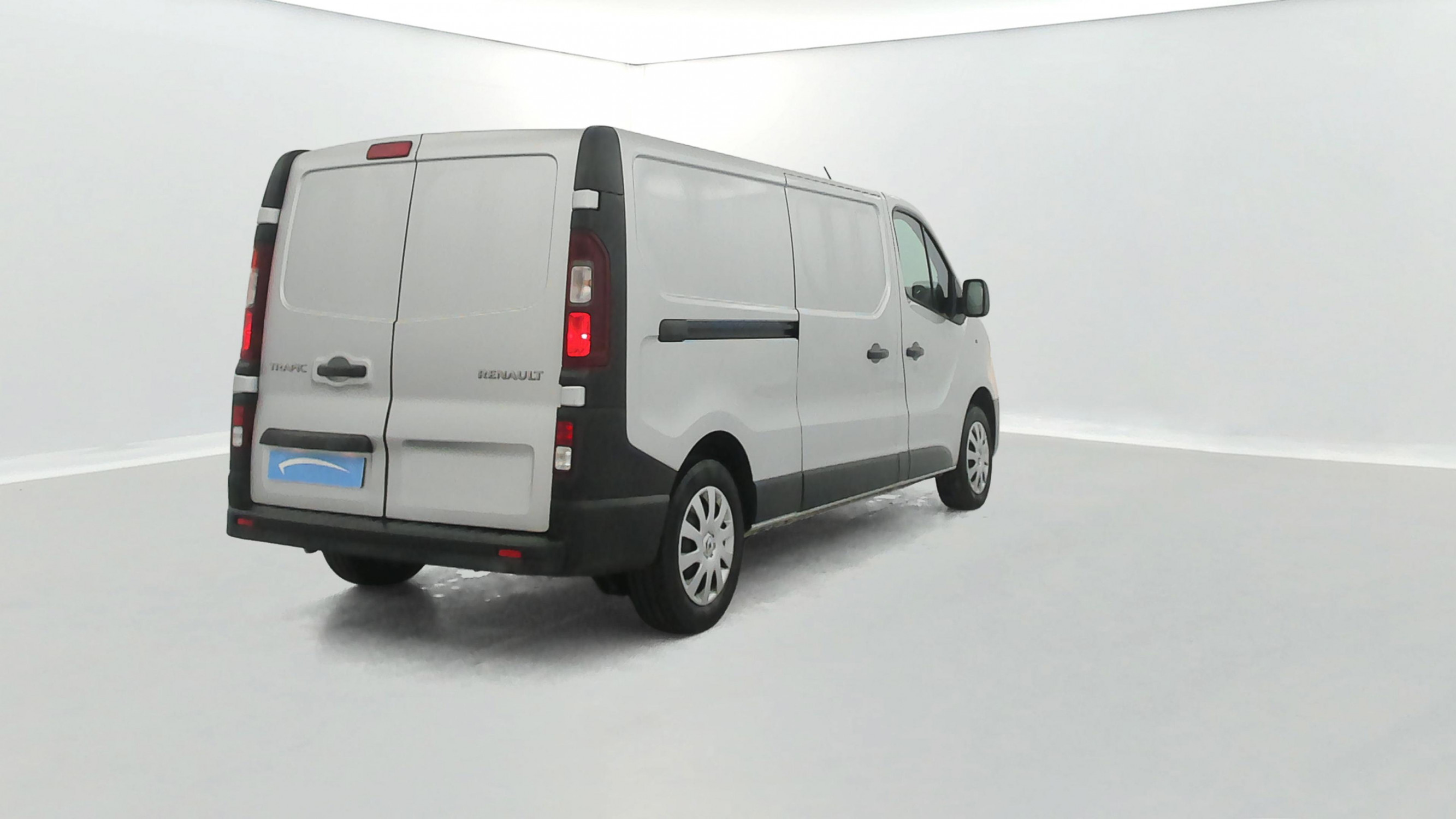 Vente en ligne Renault Trafic 3 Fourgon TRAFIC FGN L2H1 1300 KG DCI 120 E6 au prix de 18 990 €